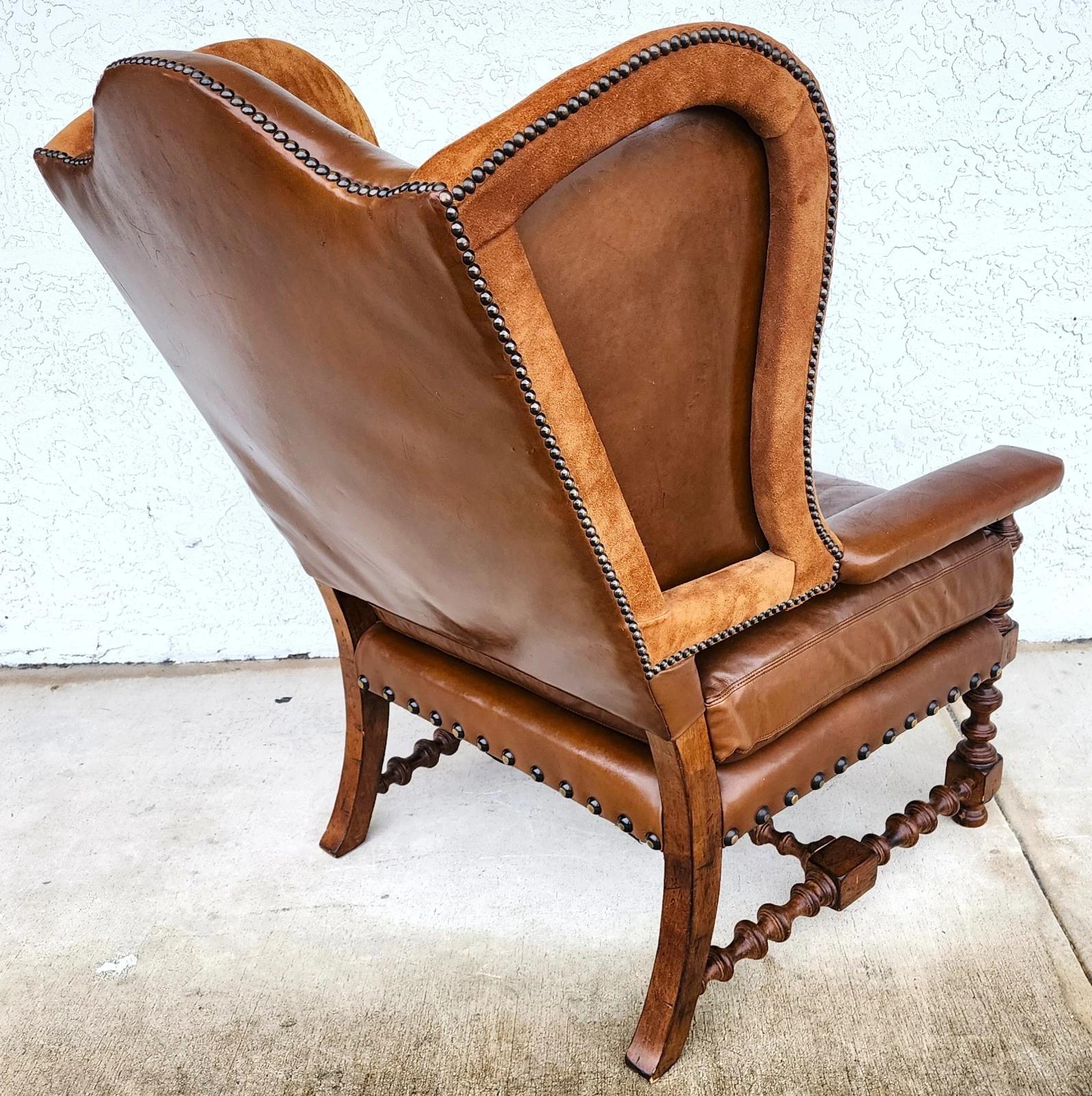Cuir Century Furniture Fauteuil club en cuir à dossier large en vente