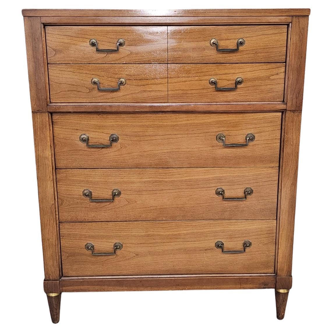 Century Furniture Mitte 20.Jh. Italienische Kommode aus toskanischem Nussbaum und Messing