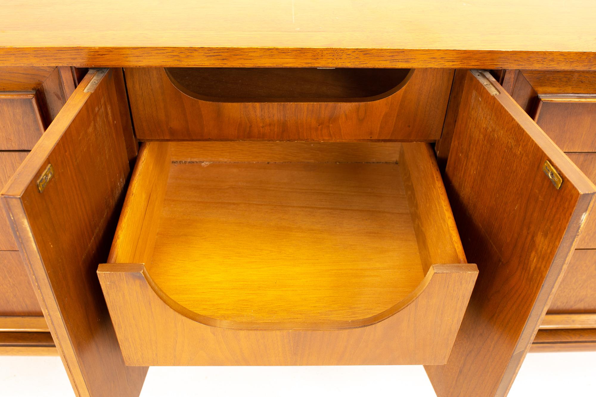 American Century Furniture Midcentury 9-Drawer Lowboy Dresser