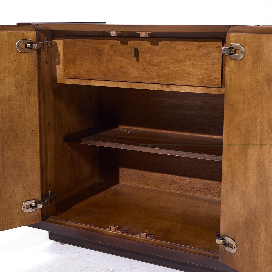 Century Furniture Mid Century Wurzelholz und Messing Credenza im Angebot 2