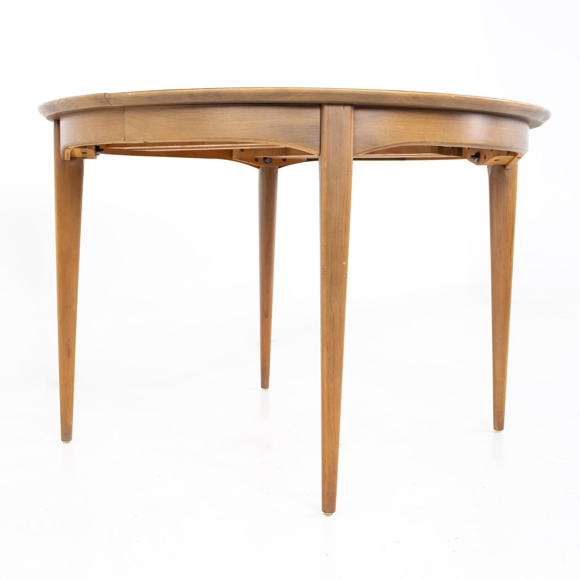 Century Furniture Mid Century Round Oval Expanding Walnut Dining Table In Good Condition In Countryside, IL