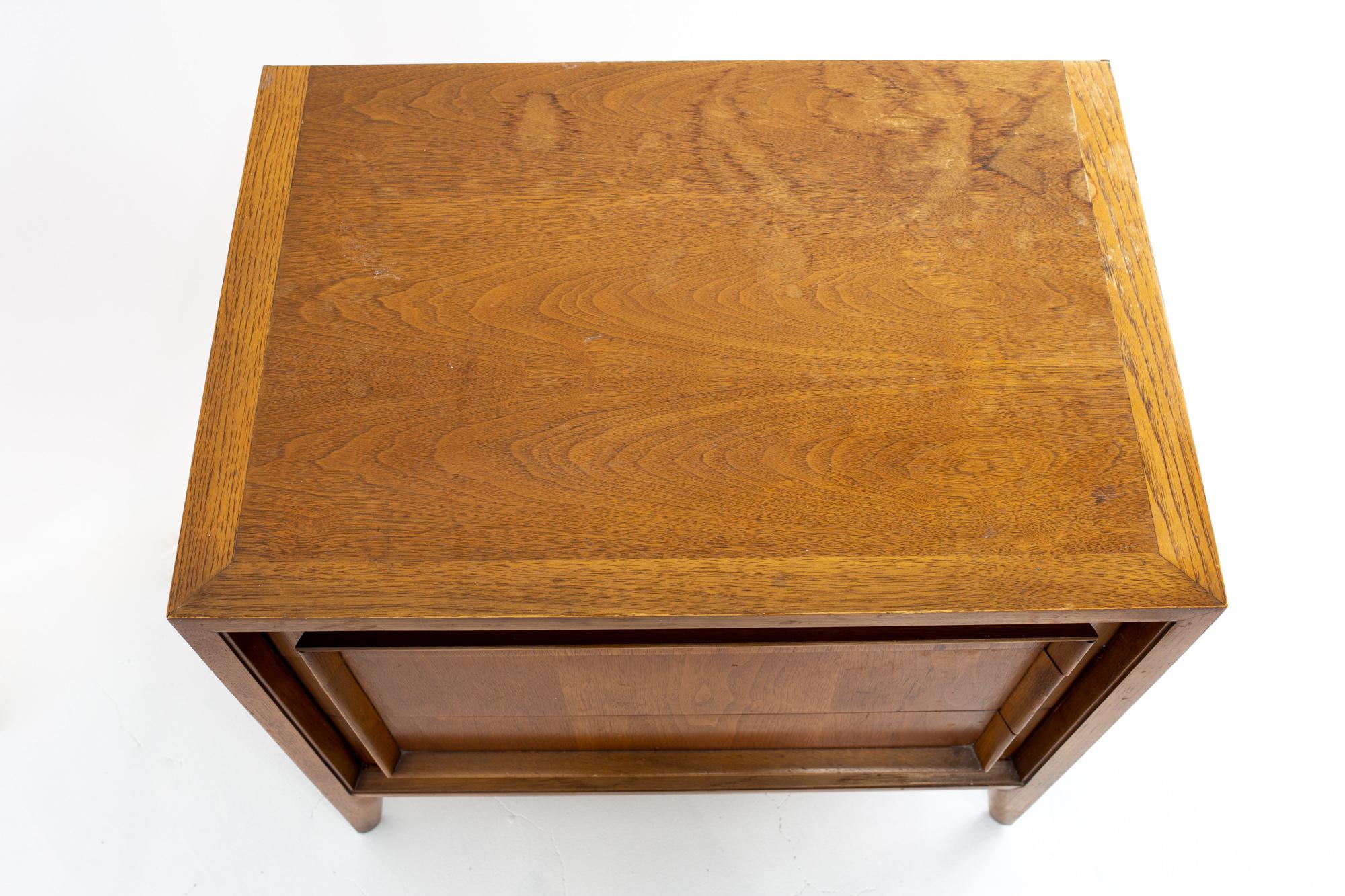 Century Furniture Mid Century Walnut 2-Drawer Nightstand In Good Condition In Countryside, IL