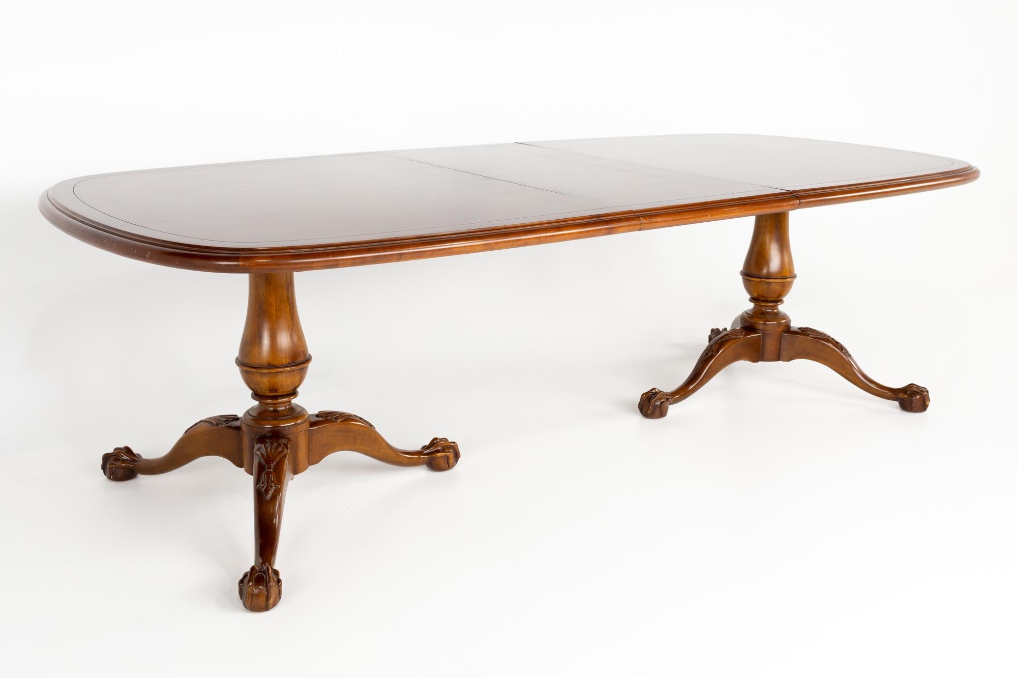 Century Furniture Traditional Clawfoot Dining Table with 2 Leaves 3