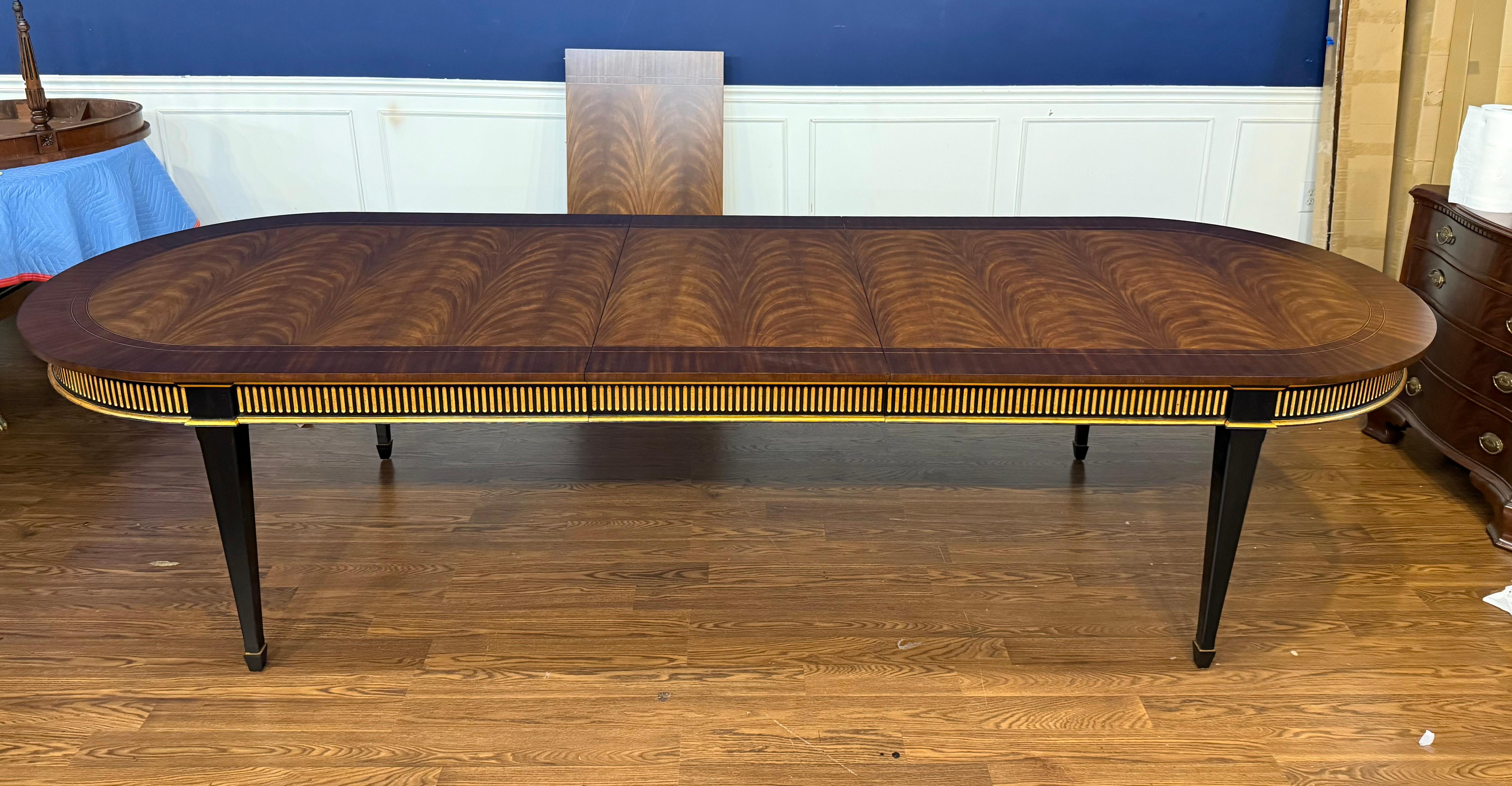 Traditioneller ovaler Esstisch Century im Angebot 6