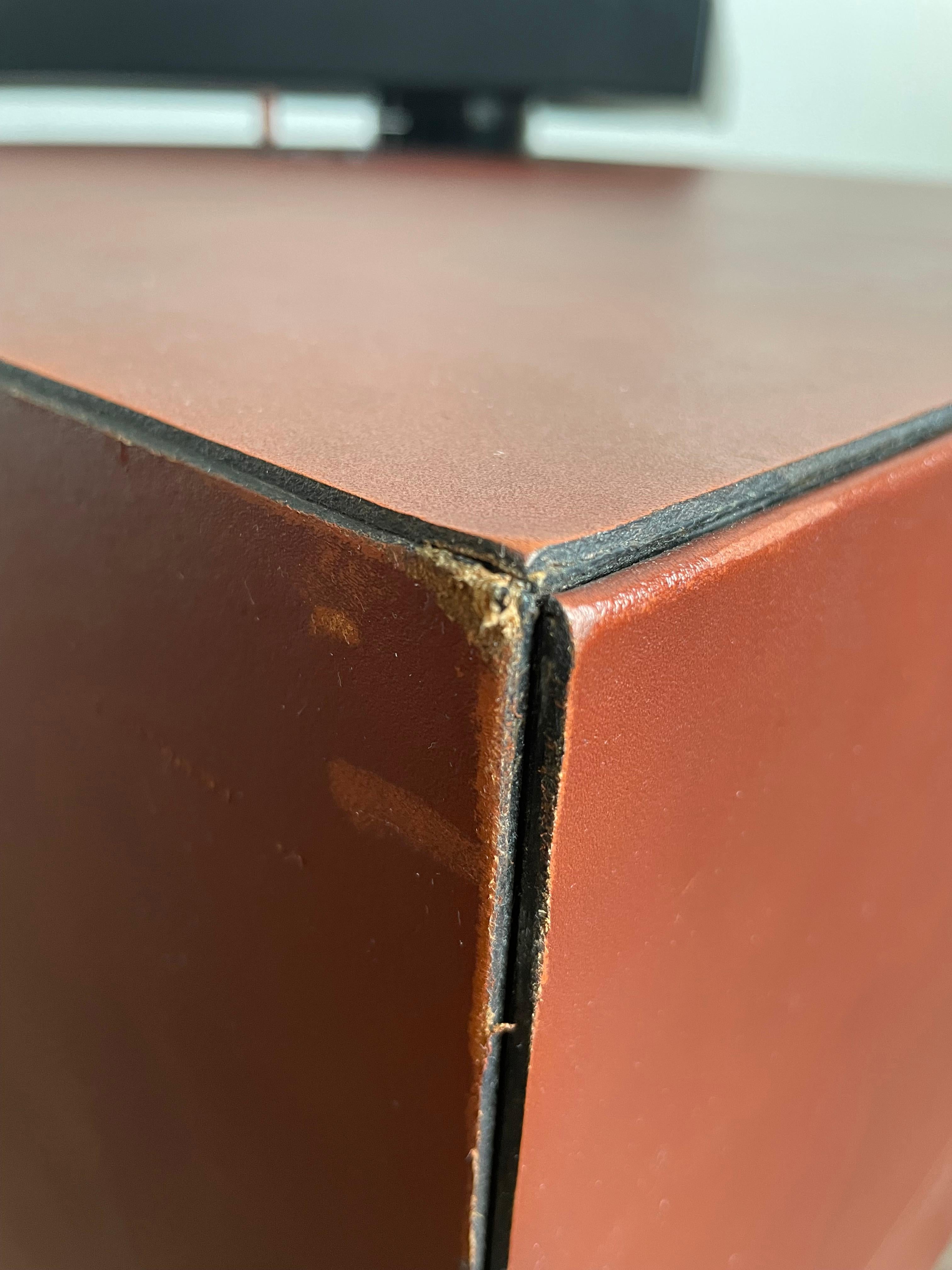 C.E.O. Cube Leather Desk Designed by Lella & Massimo Vignelli for Poltrona Frau For Sale 1