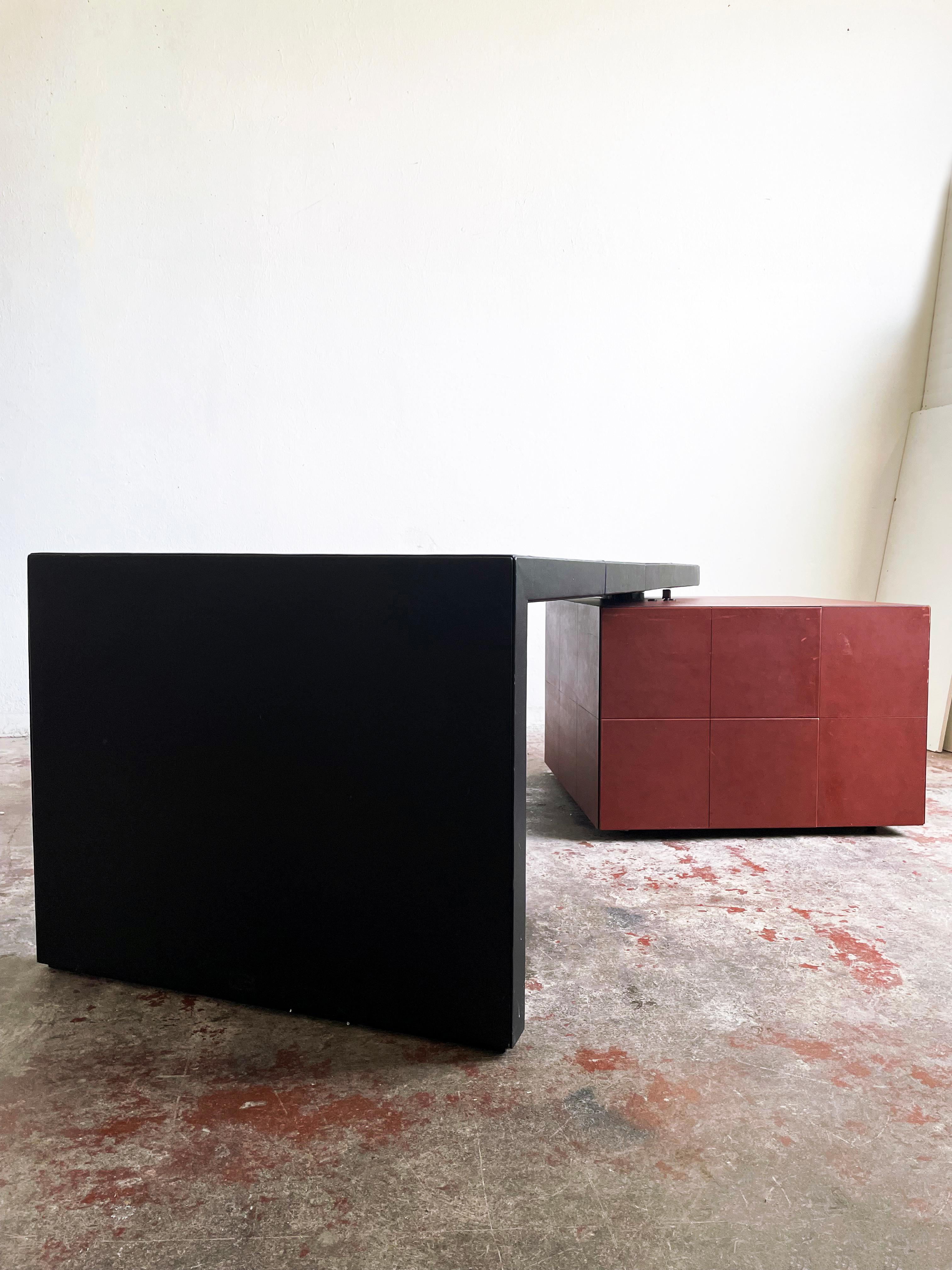 C.E.O. Cube Leather Desk Designed by Lella & Massimo Vignelli for Poltrona Frau For Sale 11