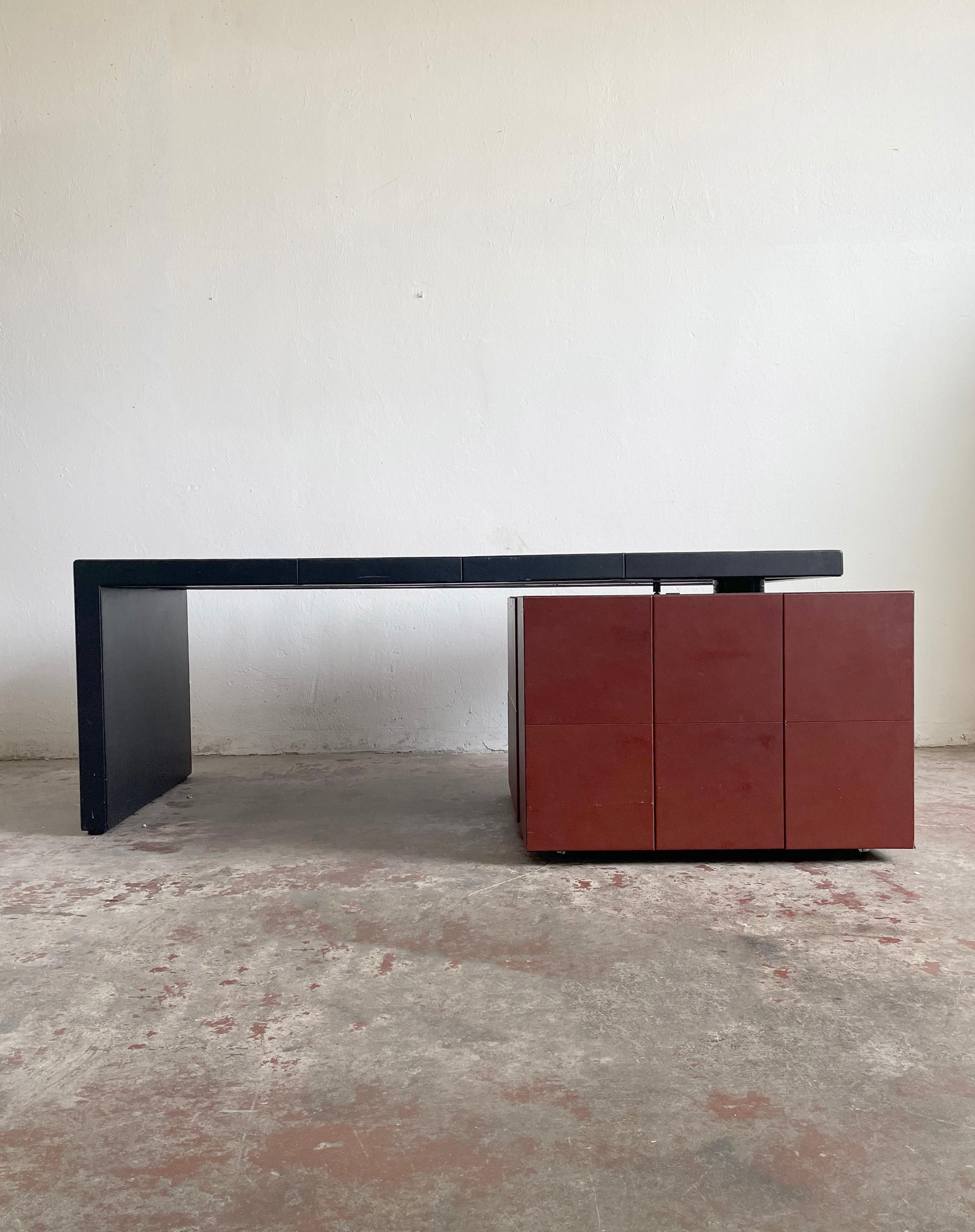 Minimalist C.E.O. Cube Leather Desk Designed by Lella & Massimo Vignelli for Poltrona Frau For Sale