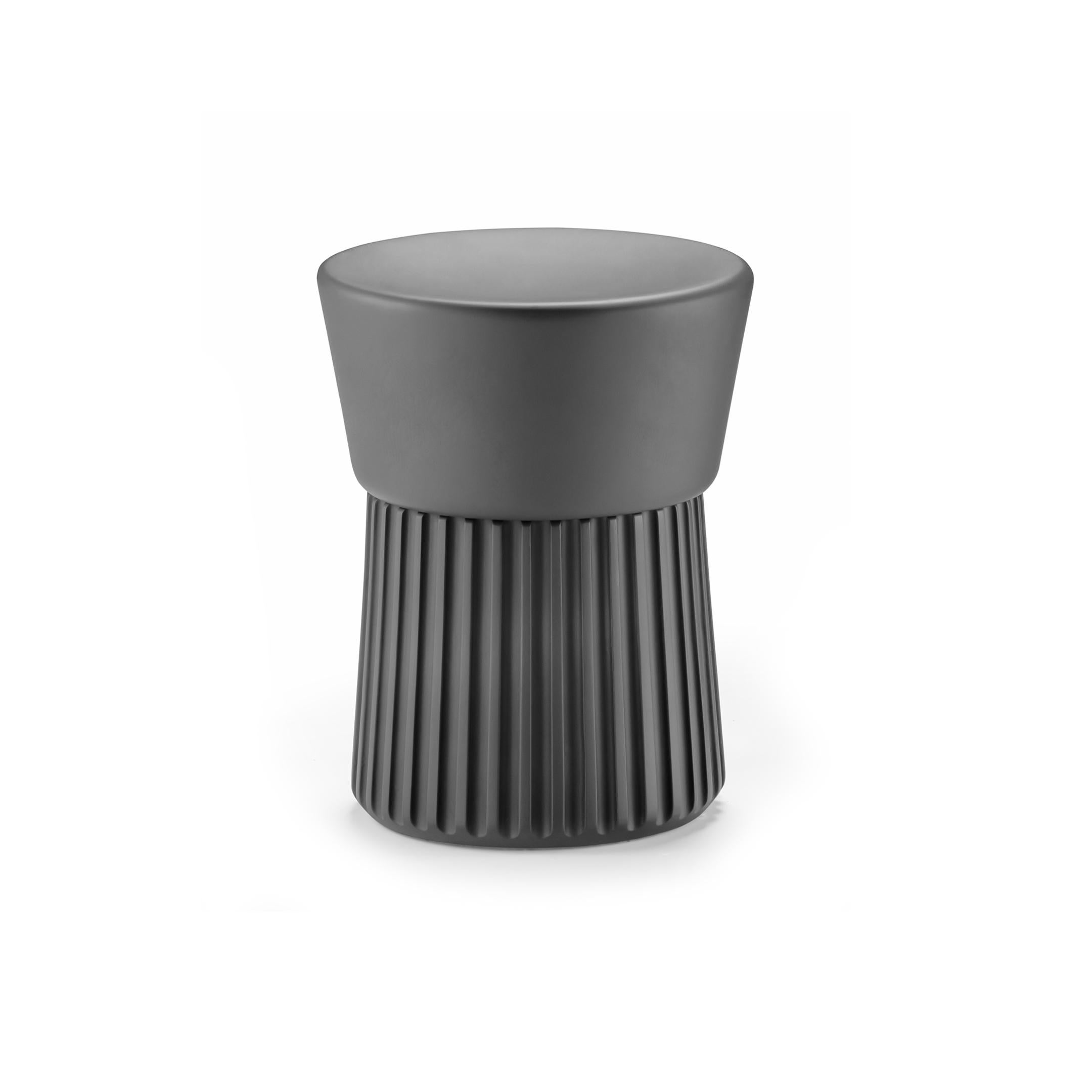 Tabouret « Ceppo » en bois avec détails de frises sculptées à lattes en vente 8