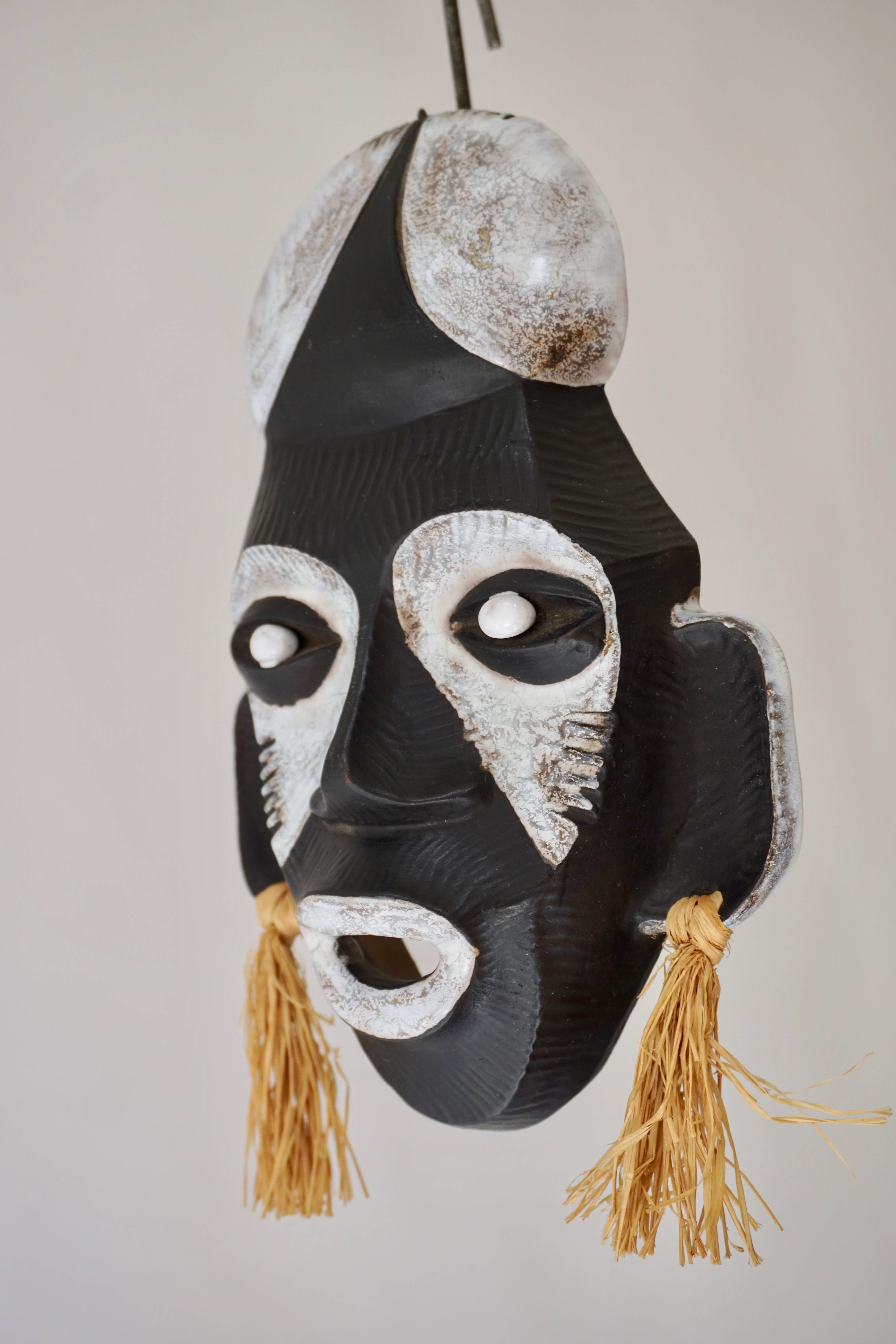 Ceramic mask by Anzengruber, Austria.
Measures: Height 24 cm.
Width 16 cm.
Depth 5 cm.