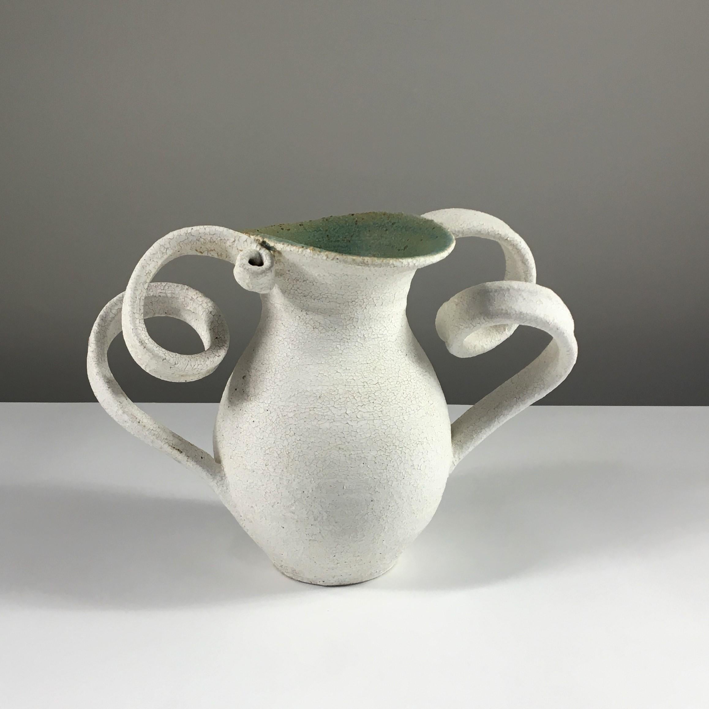 Keramische Amphora-Vase mit weiter Halsöffnung von Yumiko Kuga.  Abmessungen:  B 10
