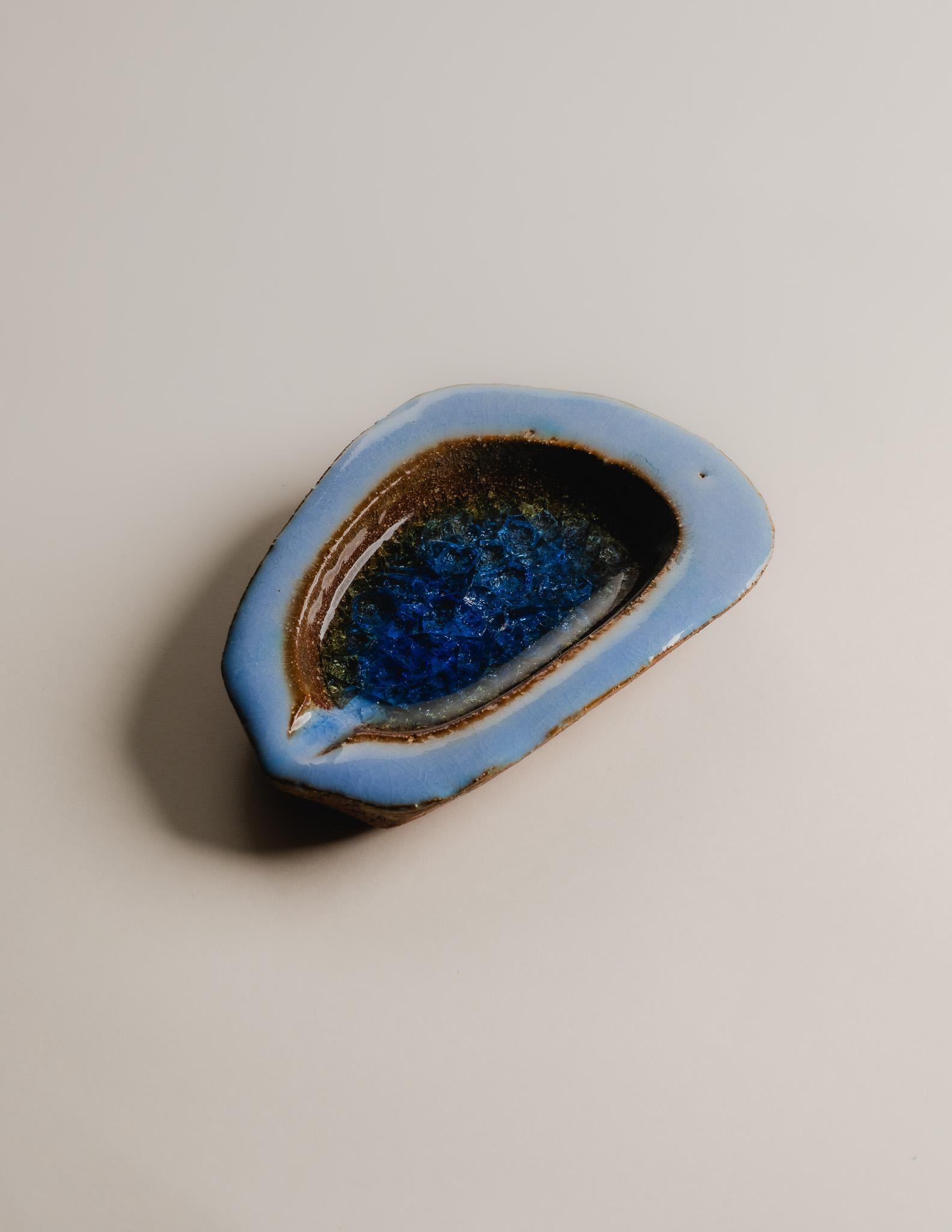 Aschenbecher aus Keramik und geschmolzenem Glas, 1970er Jahre (Europäisch) im Angebot
