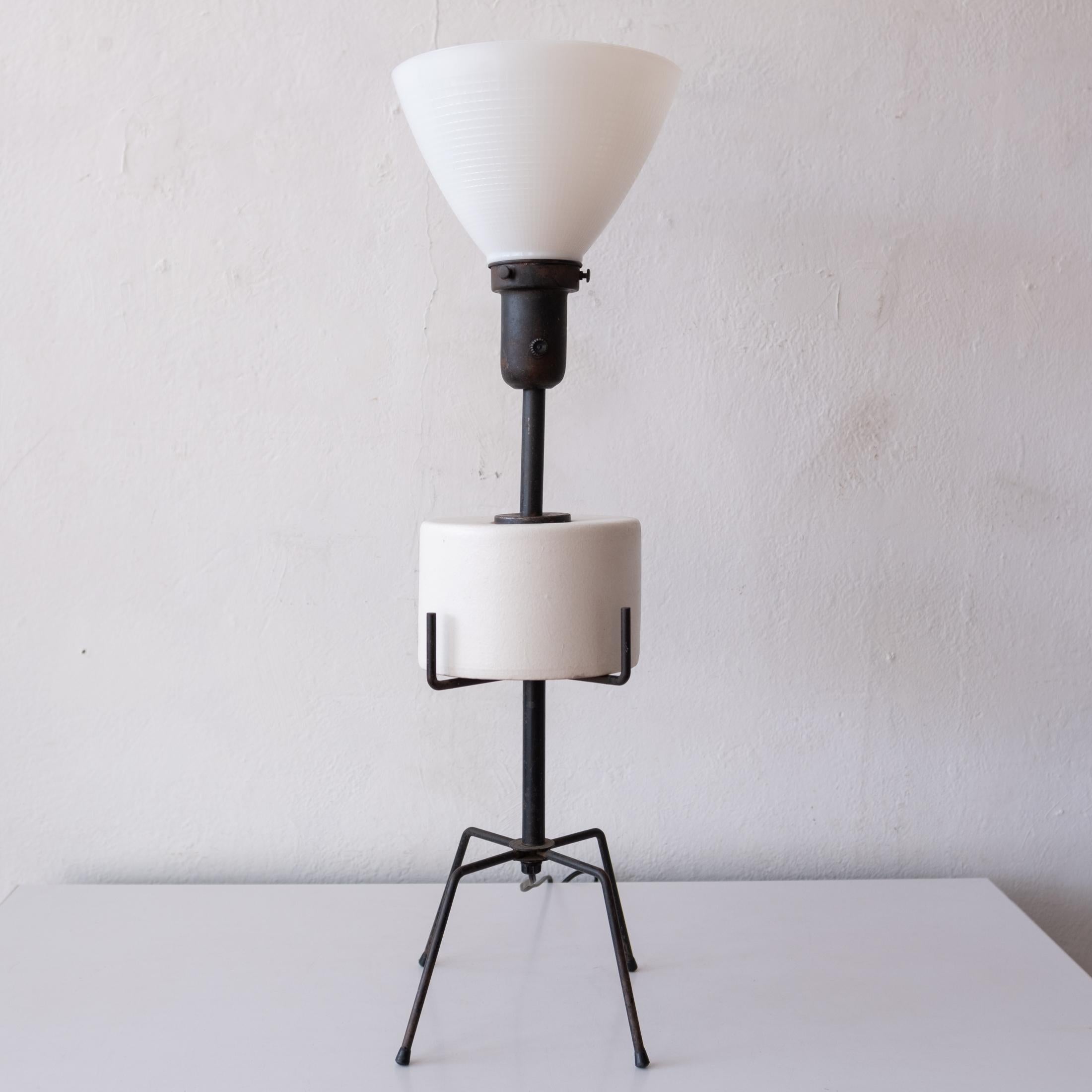 Mid-Century Modern Lampe de table en céramique et en fer Ben Seibel, années 1950 en vente