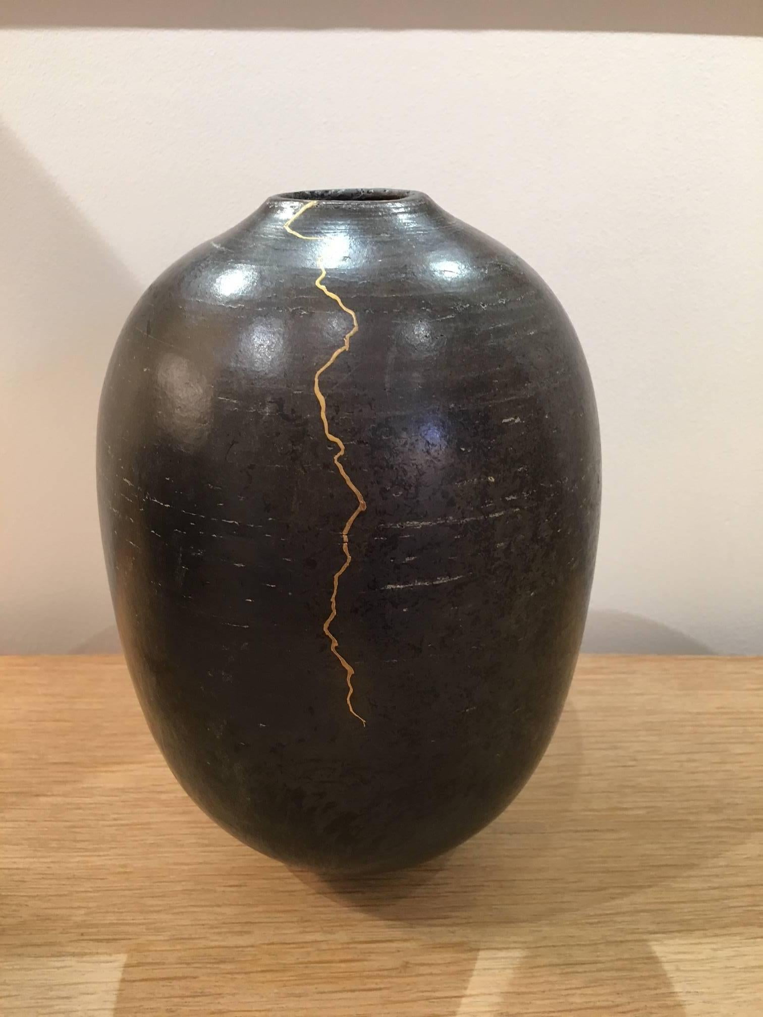 Vase en céramique et Kintsugi de Karen Swami 2