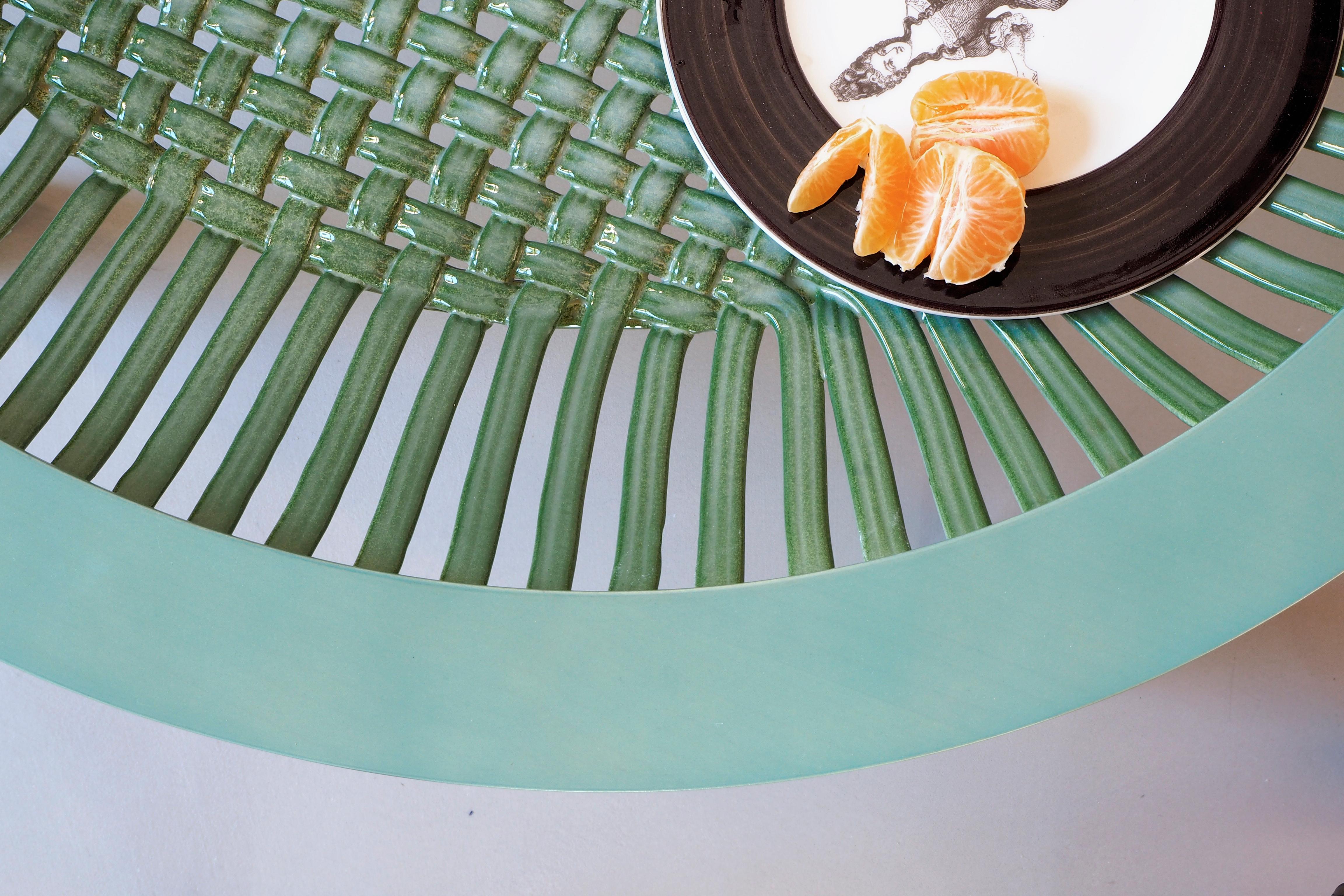 Zeitgenössischer grüner Teetisch aus Keramik und Ahorn (21. Jahrhundert und zeitgenössisch) im Angebot