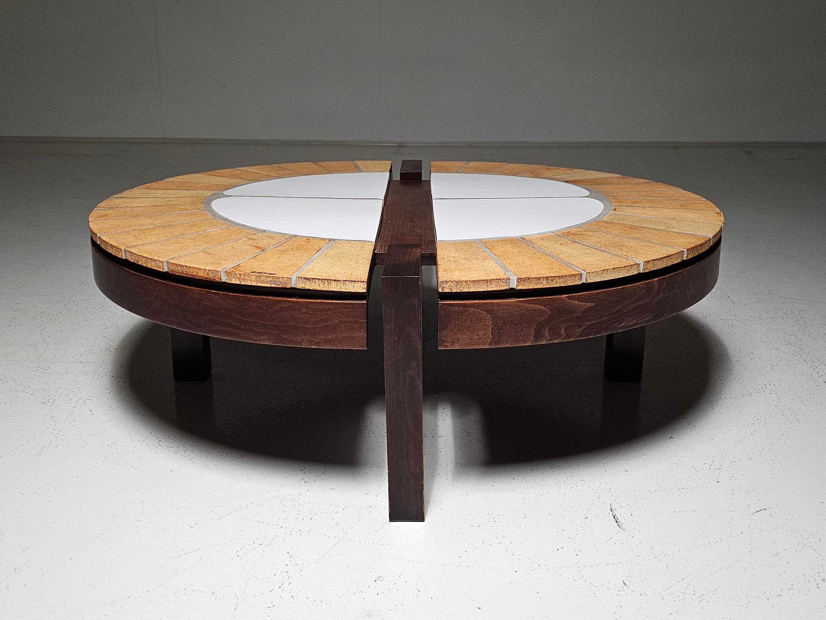 Mid-Century moderno Tavolino in ceramica e legno di quercia Eucalyptus di Roger Capron, anni '70 in vendita