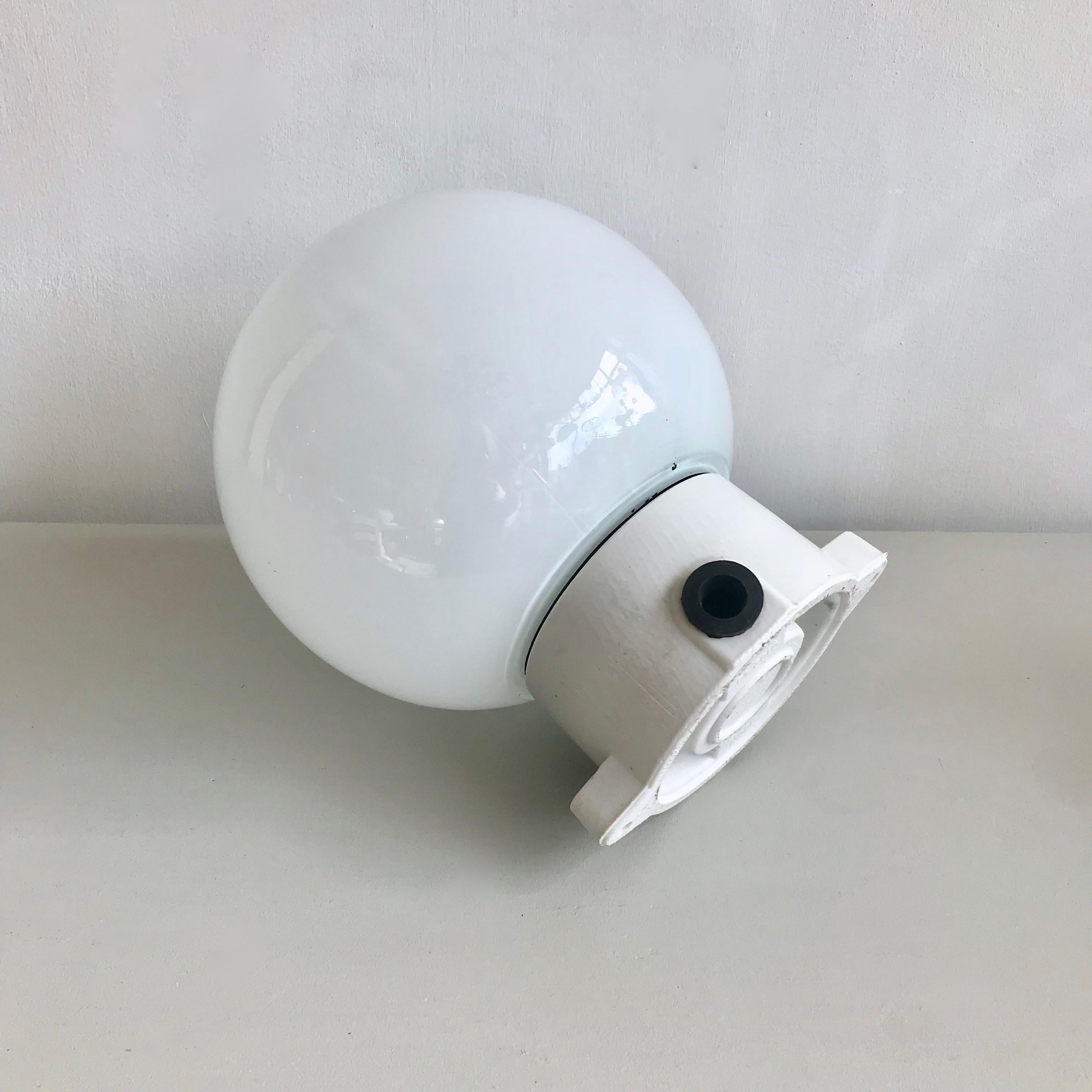 Ceramic and Opaline Lights In Good Condition For Sale In Stockport, GB