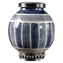 Ceramic and White Metal
Alpaca
Compote Centrepiece Ceramic and White Metal
Alpaca
Compote Centrepiece