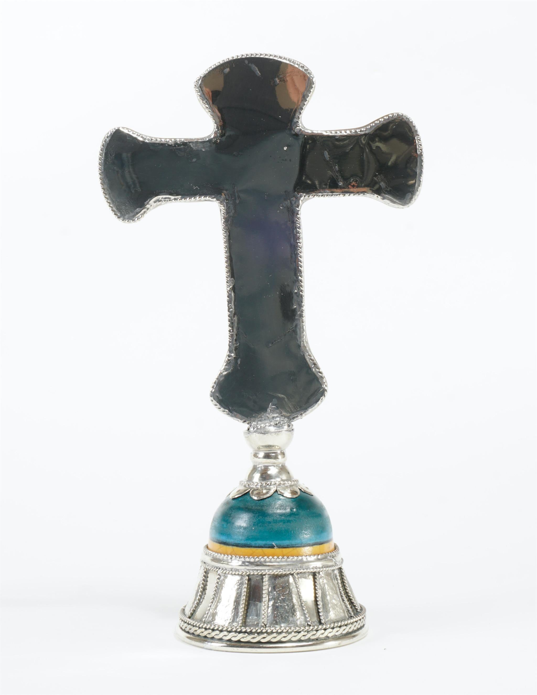Other Ceramic and White Metal 'Alpaca' Crucifix with Cerámic Corpus of Christ