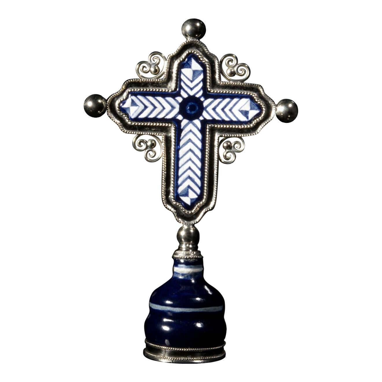 Ceramic and White Metal 'Alpaca' Crucifix with Cerámic