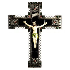 Ceramic and White Metal 'Alpaca' Crucifix with Cerámic