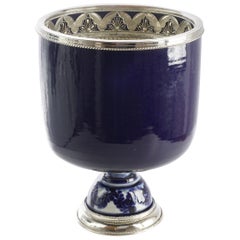 Ceramic and White Metal
Alpaca
Jar Ceramic and White Metal
Alpaca
Jar