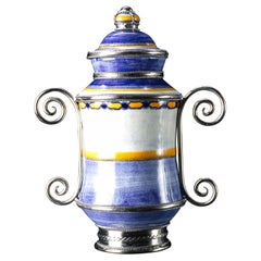 Pot « Alpaca » en céramique et métal blanc avec motifs peints à la main