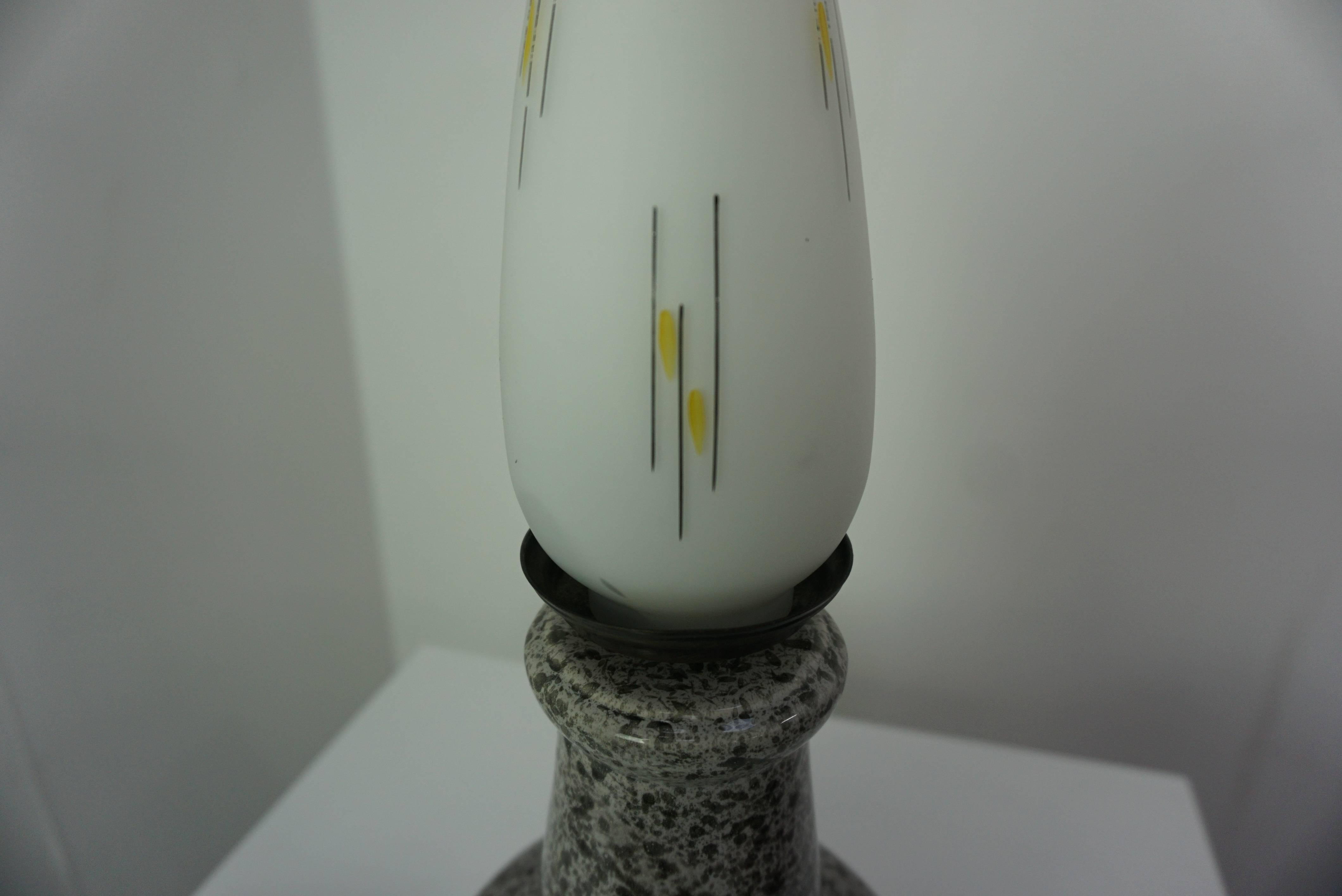 Ceramic and White Opaline Lamp of 1950s In Good Condition For Sale In Tourcoing, FR