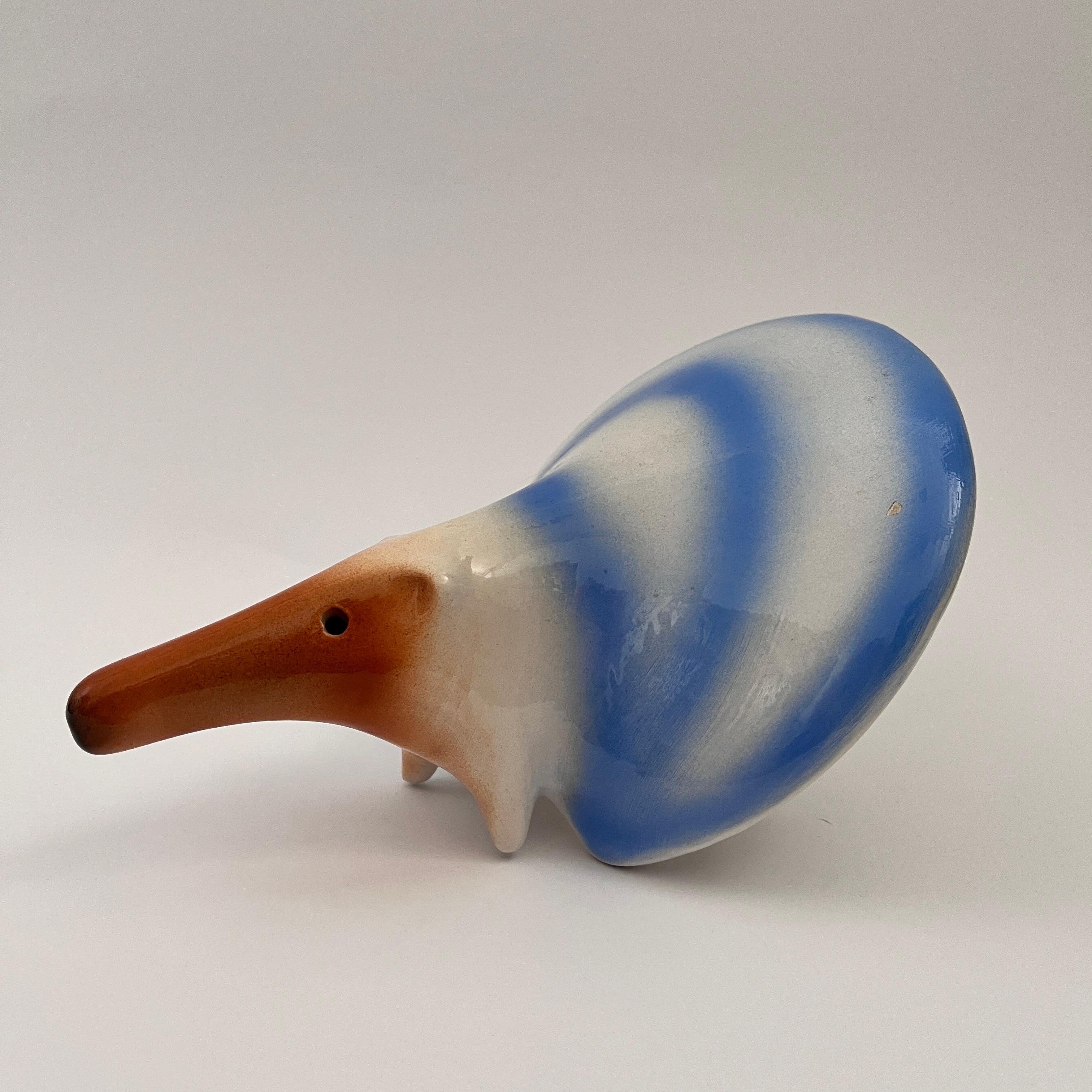 Diseñador por Roberto Rigon
Italia 
Periodo de producción 1970-1979 
Tiene 2 pequeños desperfectos visibles en las fotos.
Uno de los daños producidos durante la producción 
Singned
Alto 13 cm
Anchura 17 cm
Profundidad 22 cm