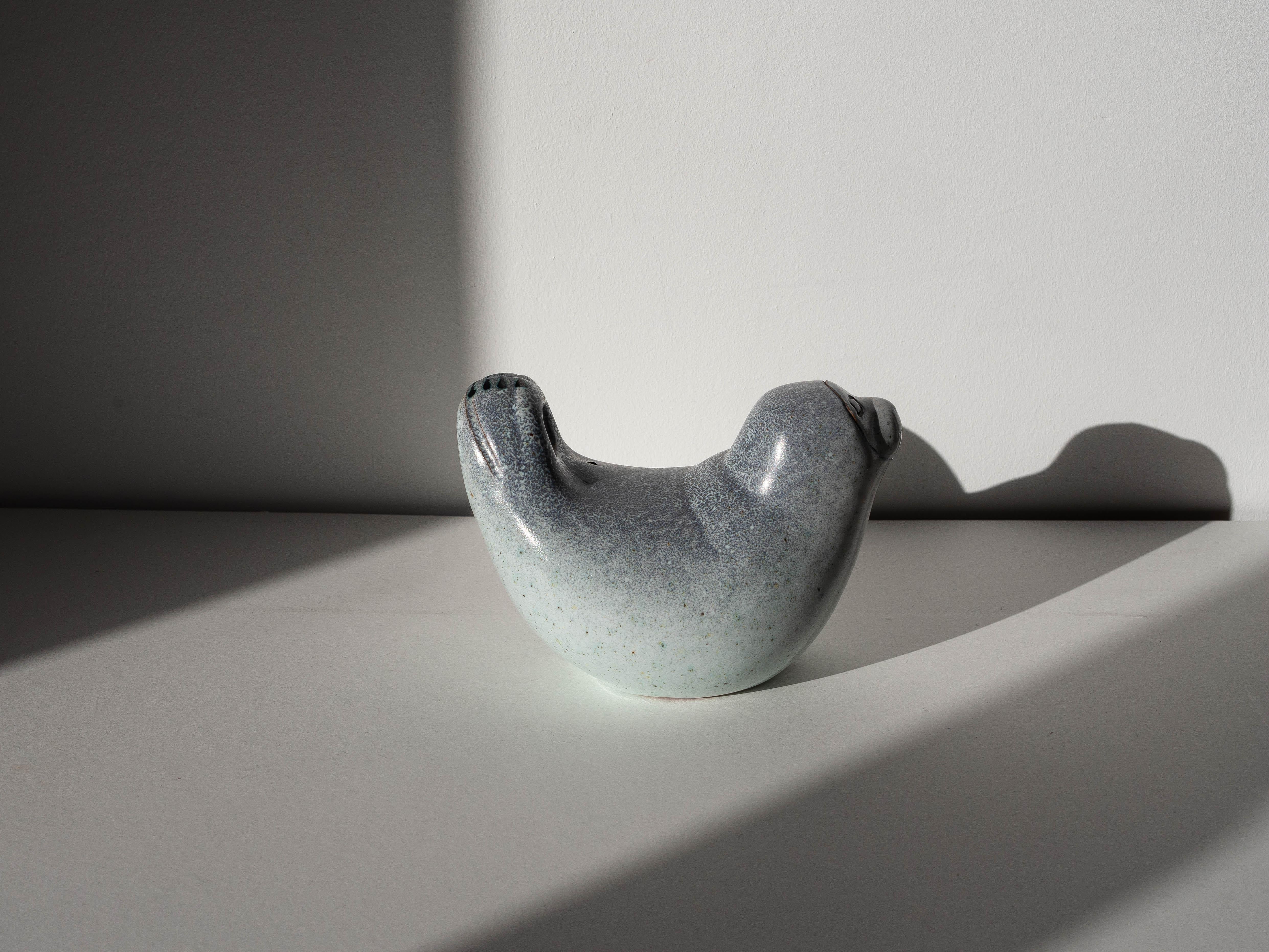 Sculpture animalière en céramique - Figurine de phoque - Thomas Hellström, Suède années 1970 en vente 2