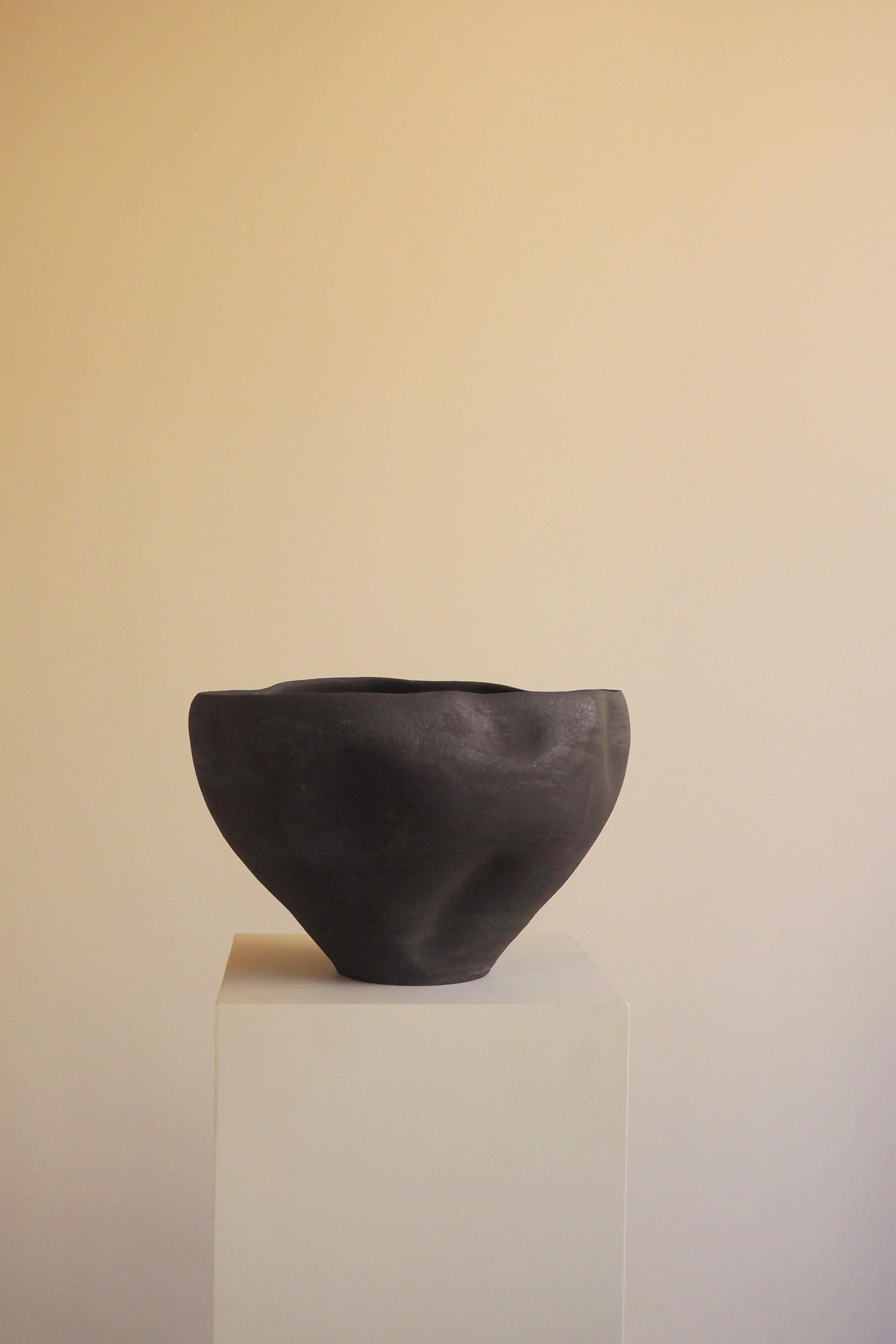 Organico moderno Vaso in ceramica antracite - Collection'S Terra in vendita