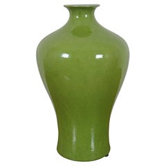 Ceramic Apple Green Famille Verte Porcelain Crackle Glaze Mantel Urn Vase