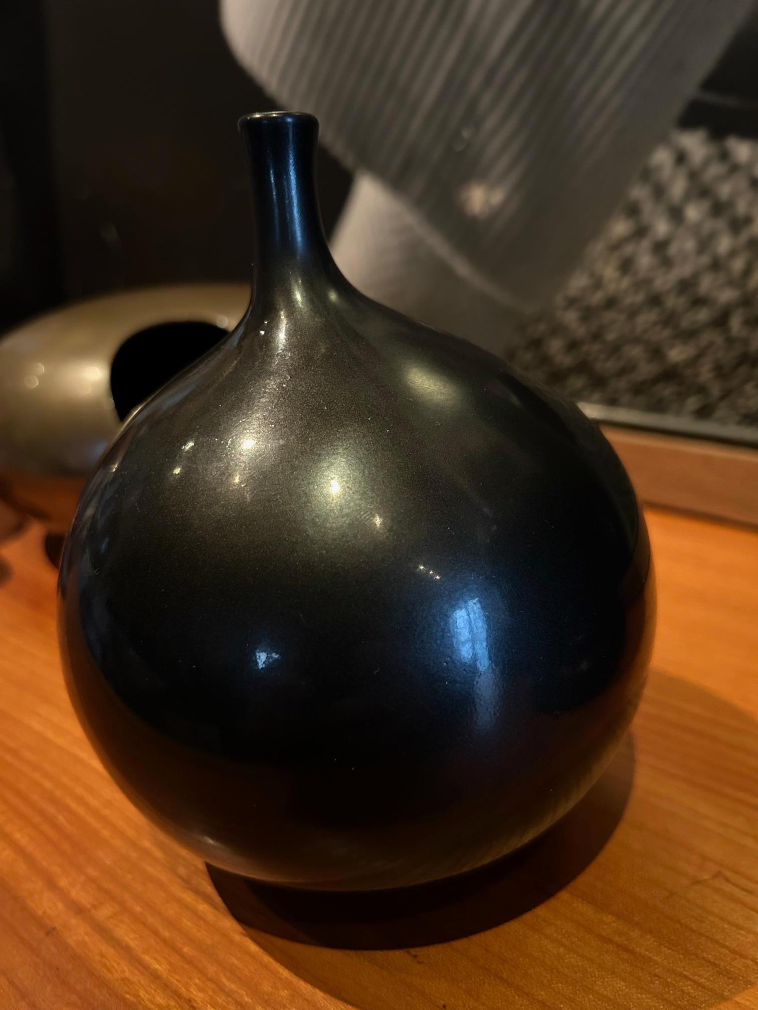 Moderne Vase «apple » en céramique de Georges Jouve, France, années 1950 en vente