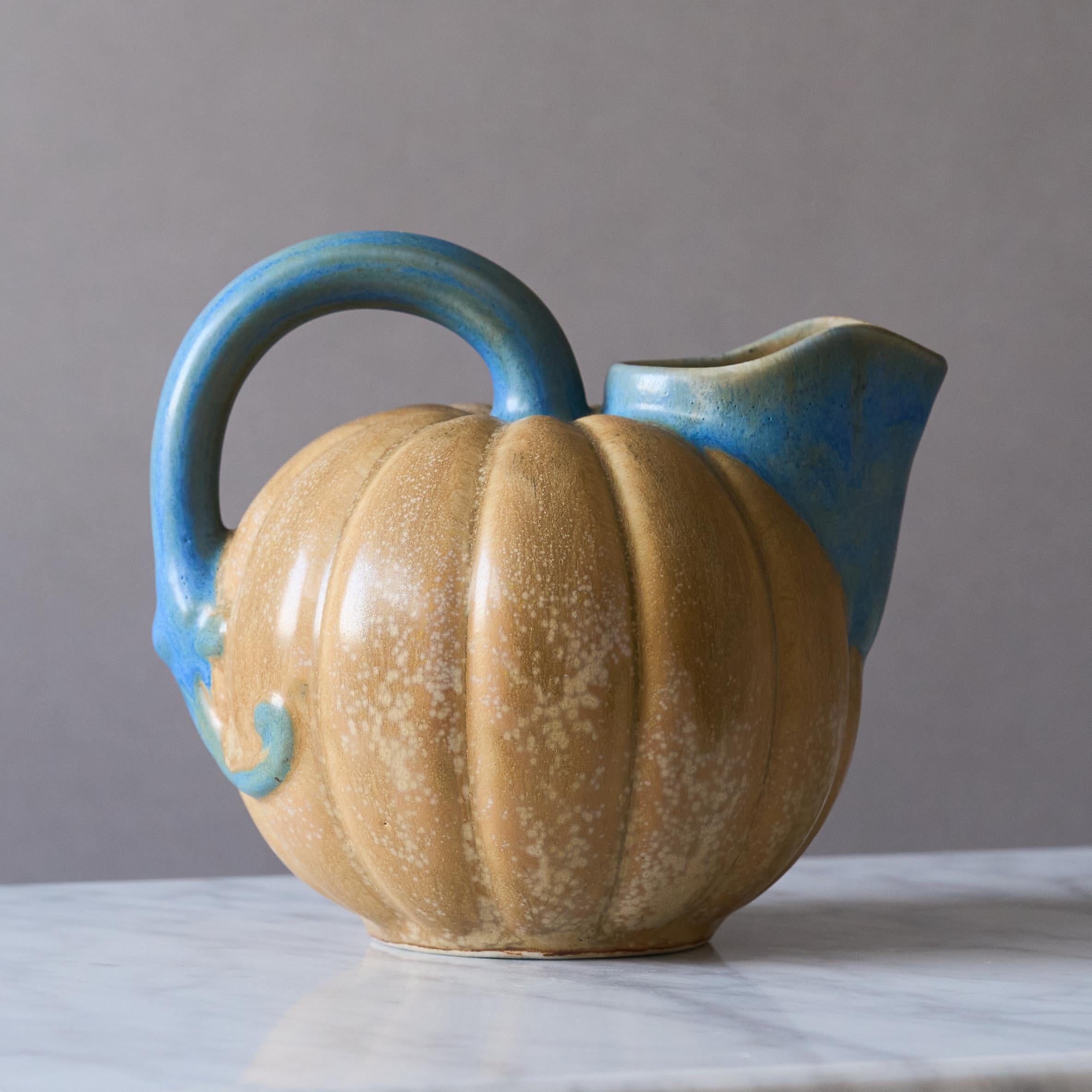 Brocca in ceramica Art Deco con vaso a forma di melone o di zucca di Louis Lourioux, Francia, anni Venti. In condizioni buone in vendita a Malmö, SE