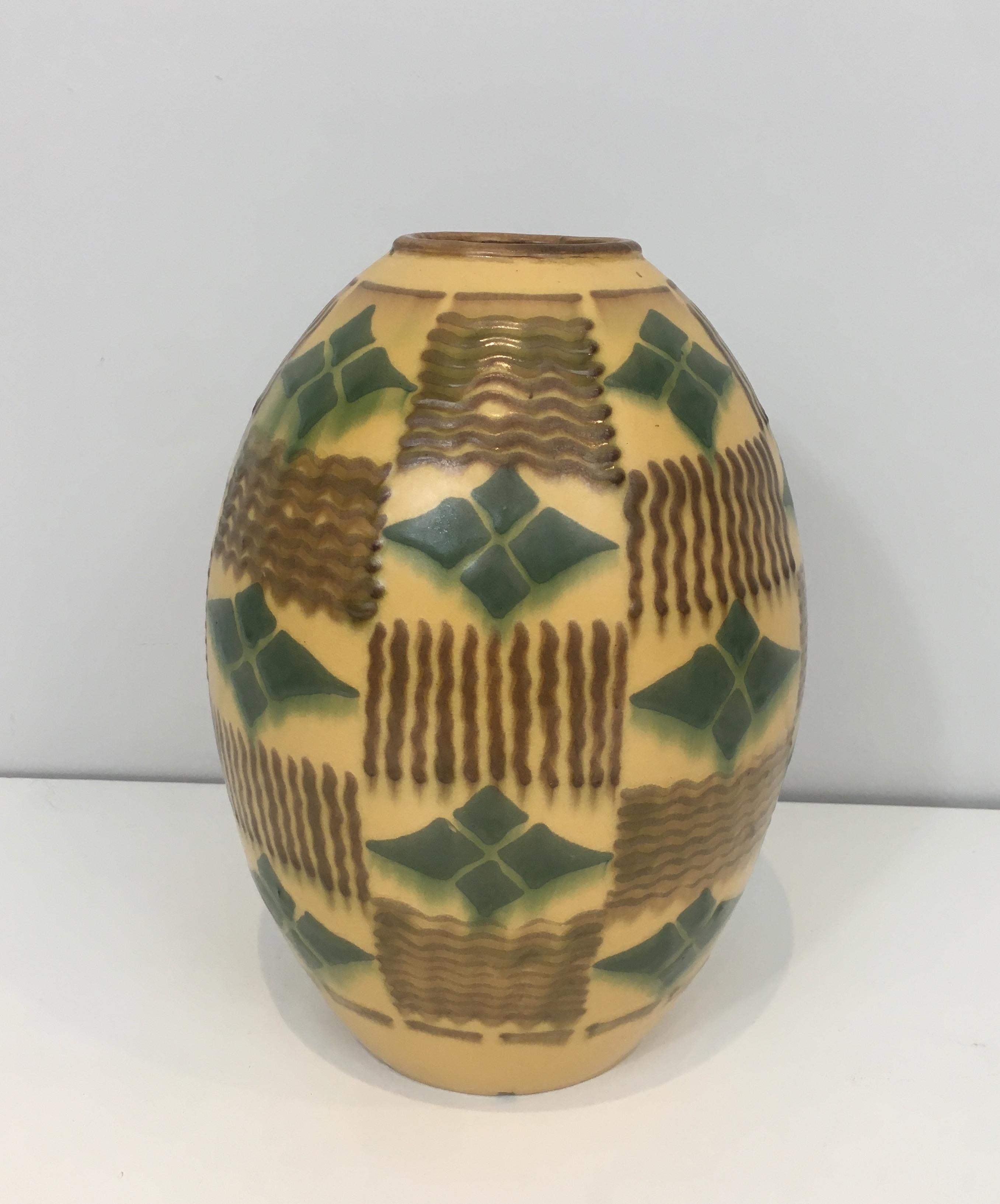 Ceramic Art Deco Vase, circa 1930 2