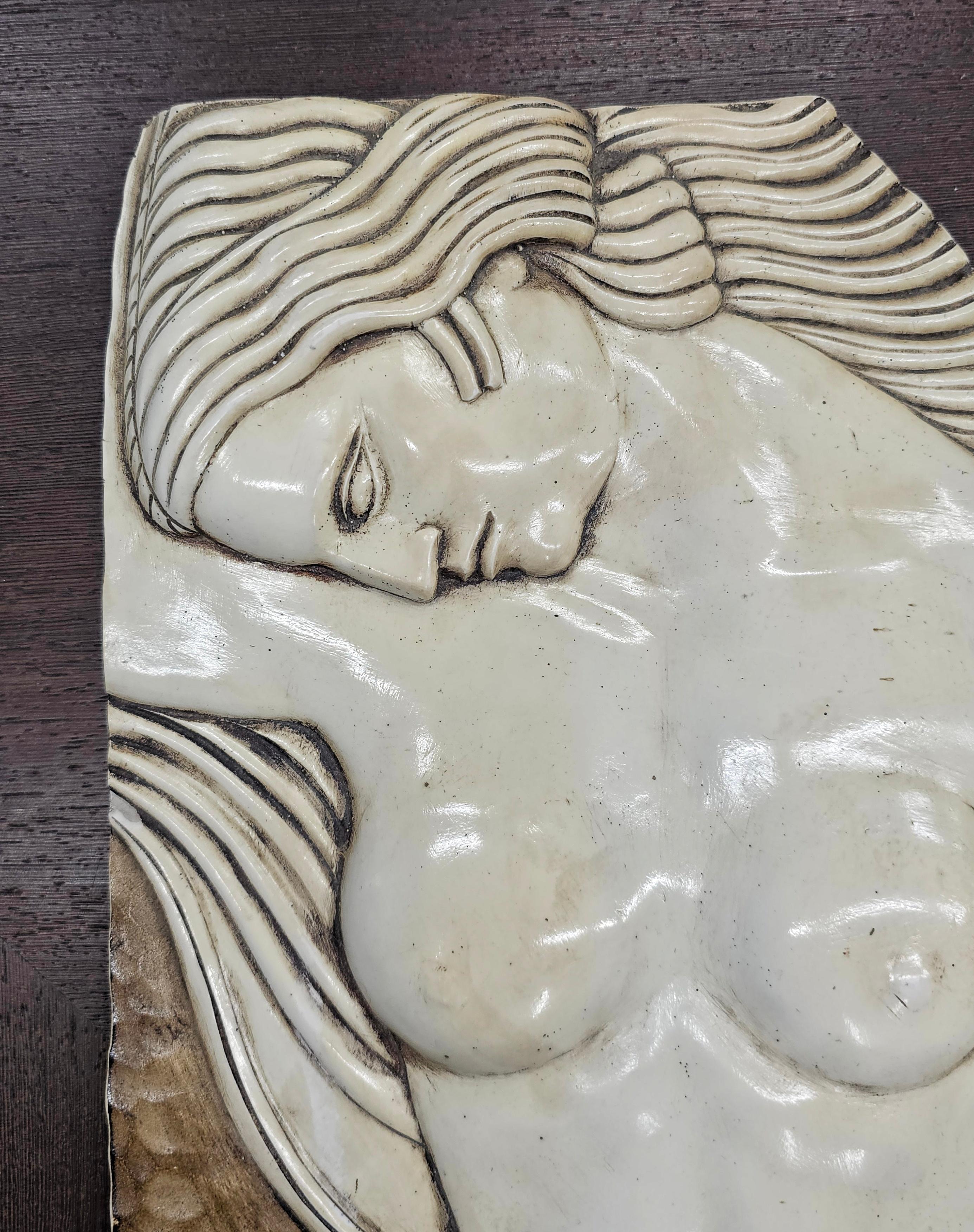 Escultura mural de cerámica Art Déco diseñada por el escultor yugoslavo Ivan Mestrovic Esloveno en venta