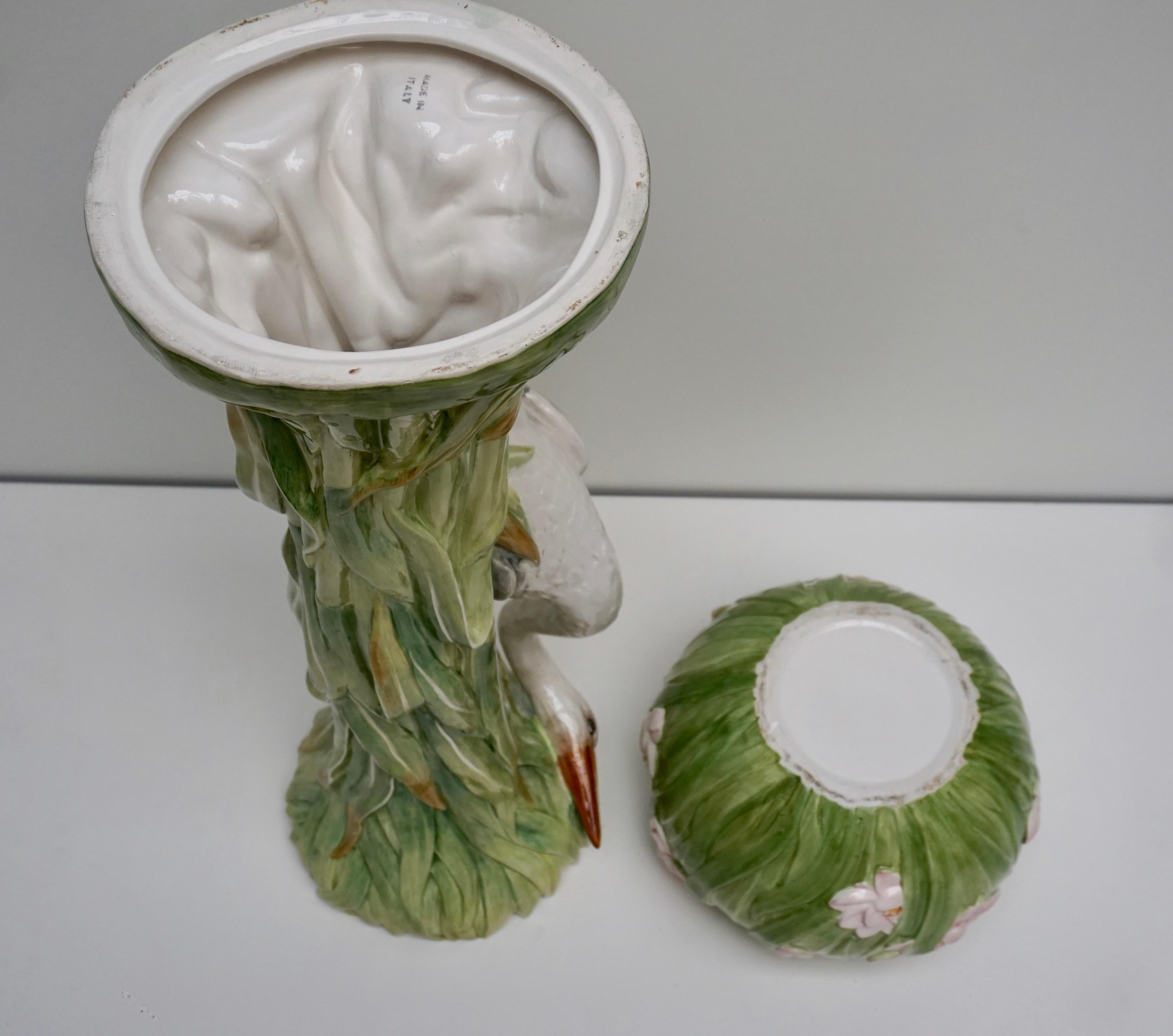 Piédestal et jardinière en majolique de style Art Nouveau italien, avec héron, dans le style de De en vente 13