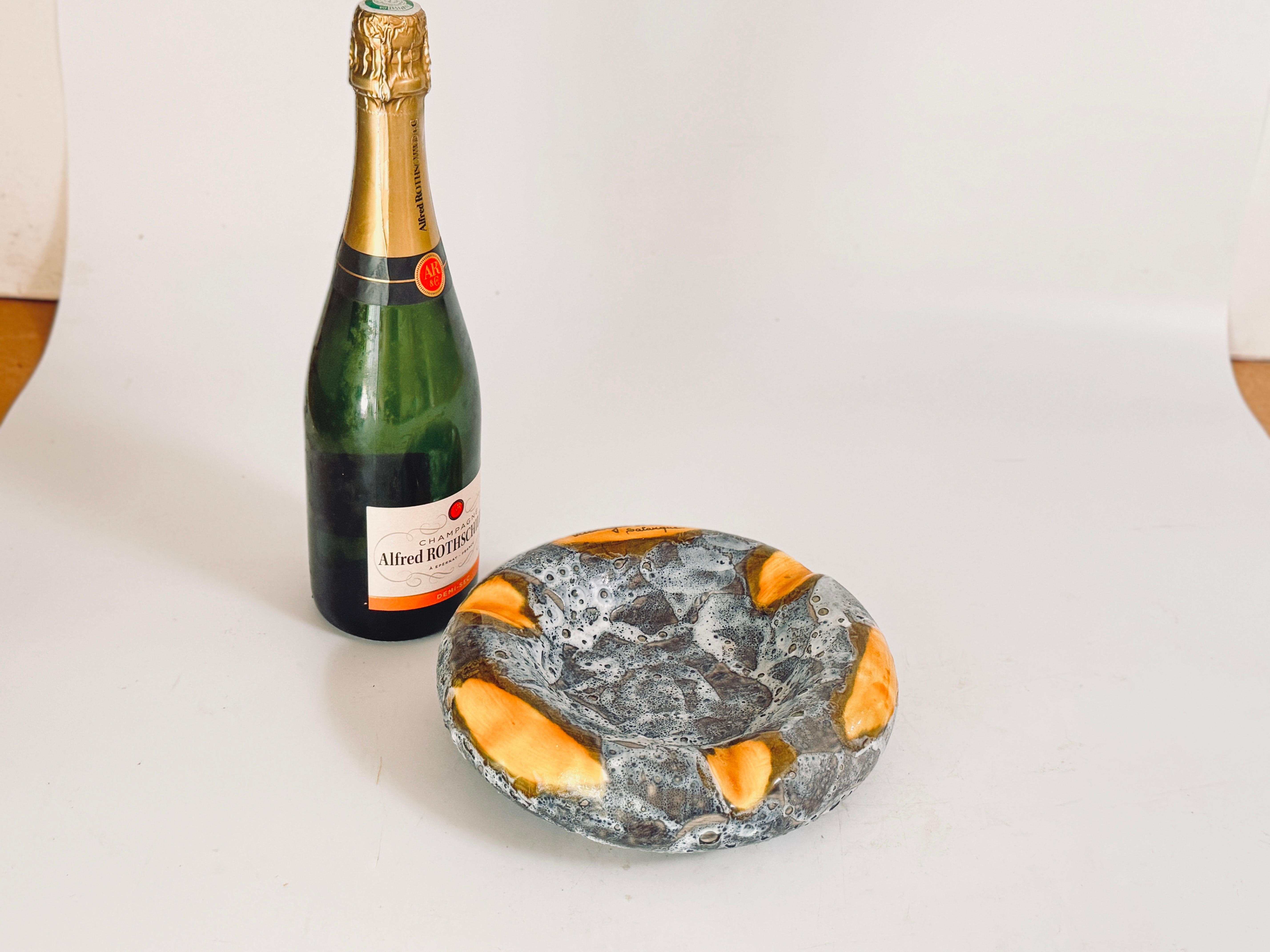 Mid-Century Modern Ceramic Ashtray from France 1960 Multicolor Color, Rond Shape Grey and Orange For Sale