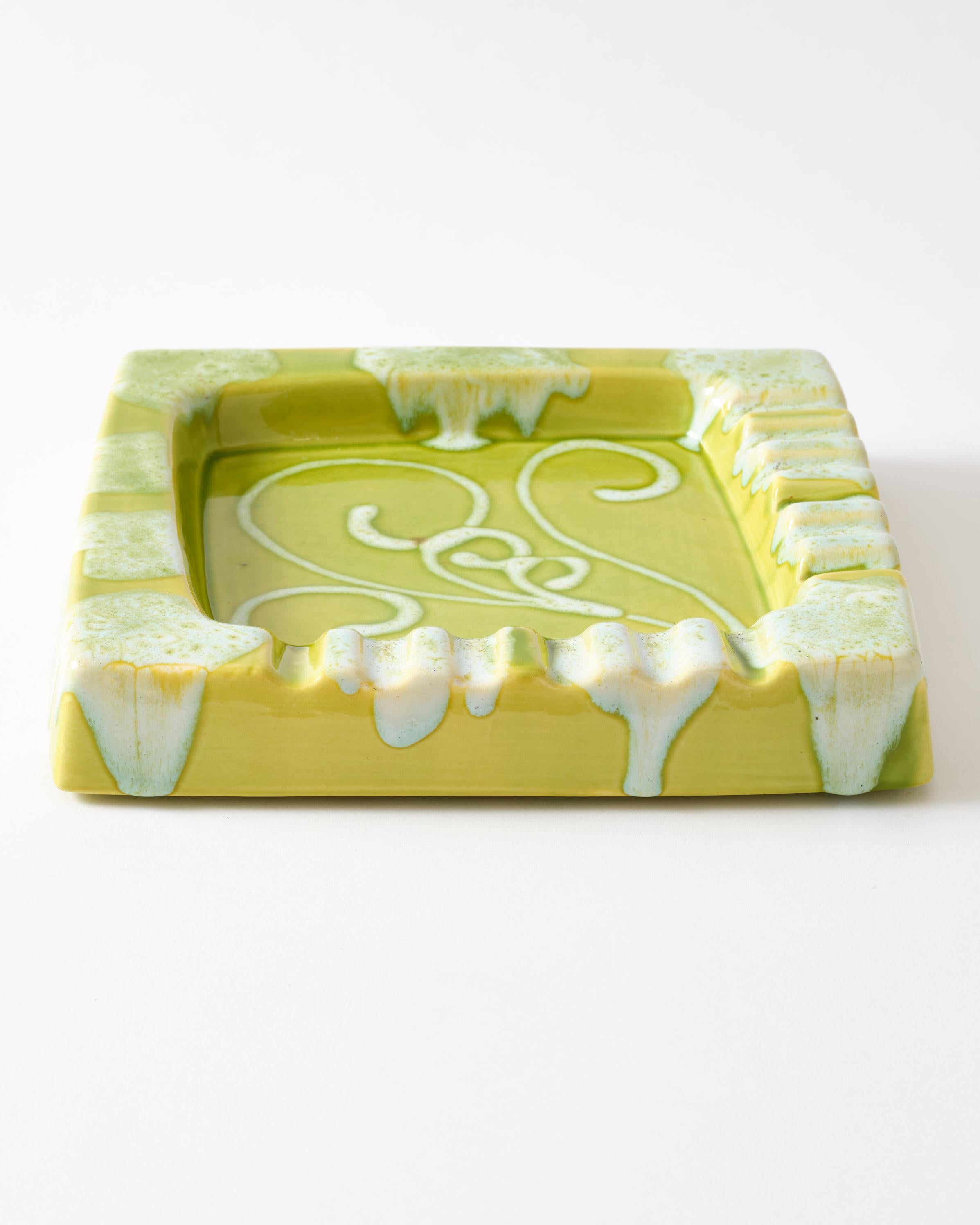 Ceramic Ashtray, Lime Green With White Details, Italy, C 1950, Vintage Ashtray For Sale 4
