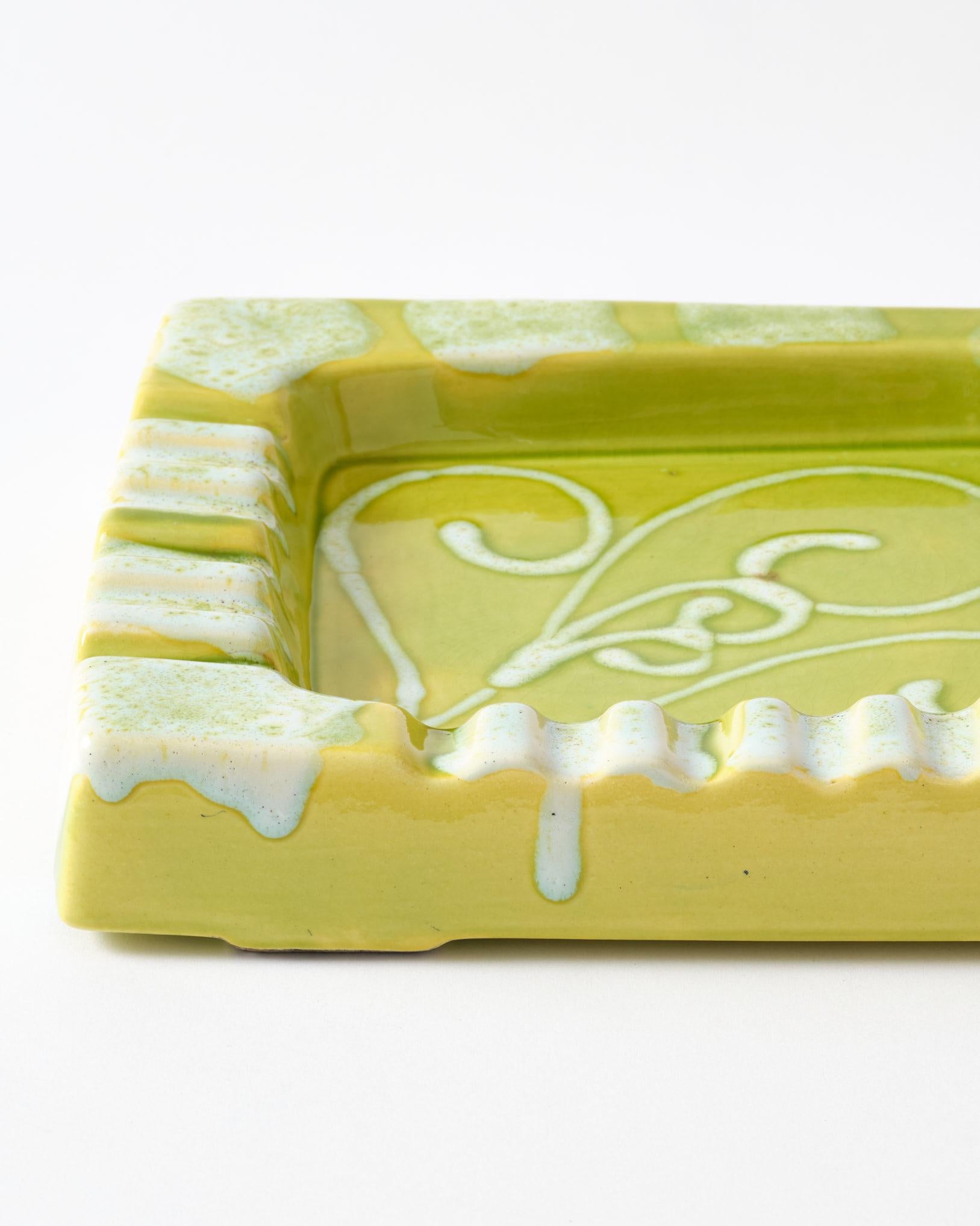 Ceramic Ashtray, Lime Green With White Details, Italy, C 1950, Vintage Ashtray For Sale 5