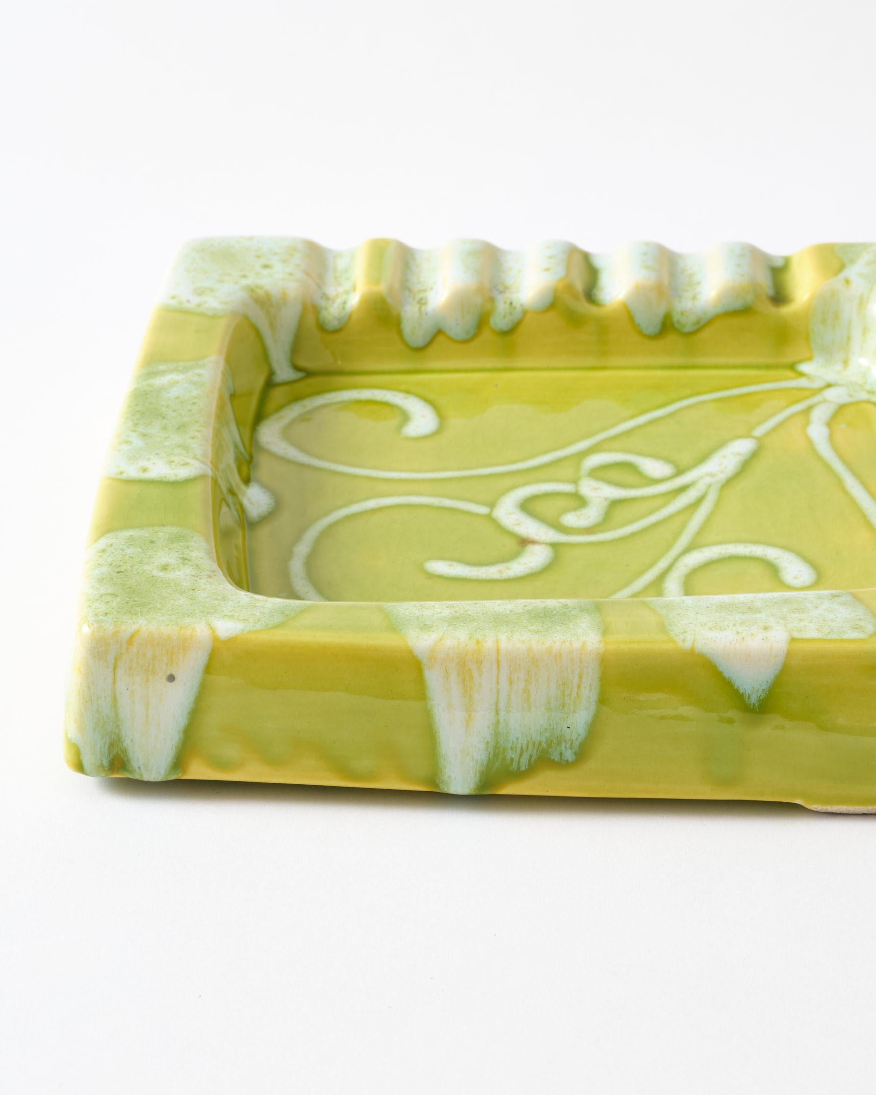 Ceramic Ashtray, Lime Green With White Details, Italy, C 1950, Vintage Ashtray For Sale 2