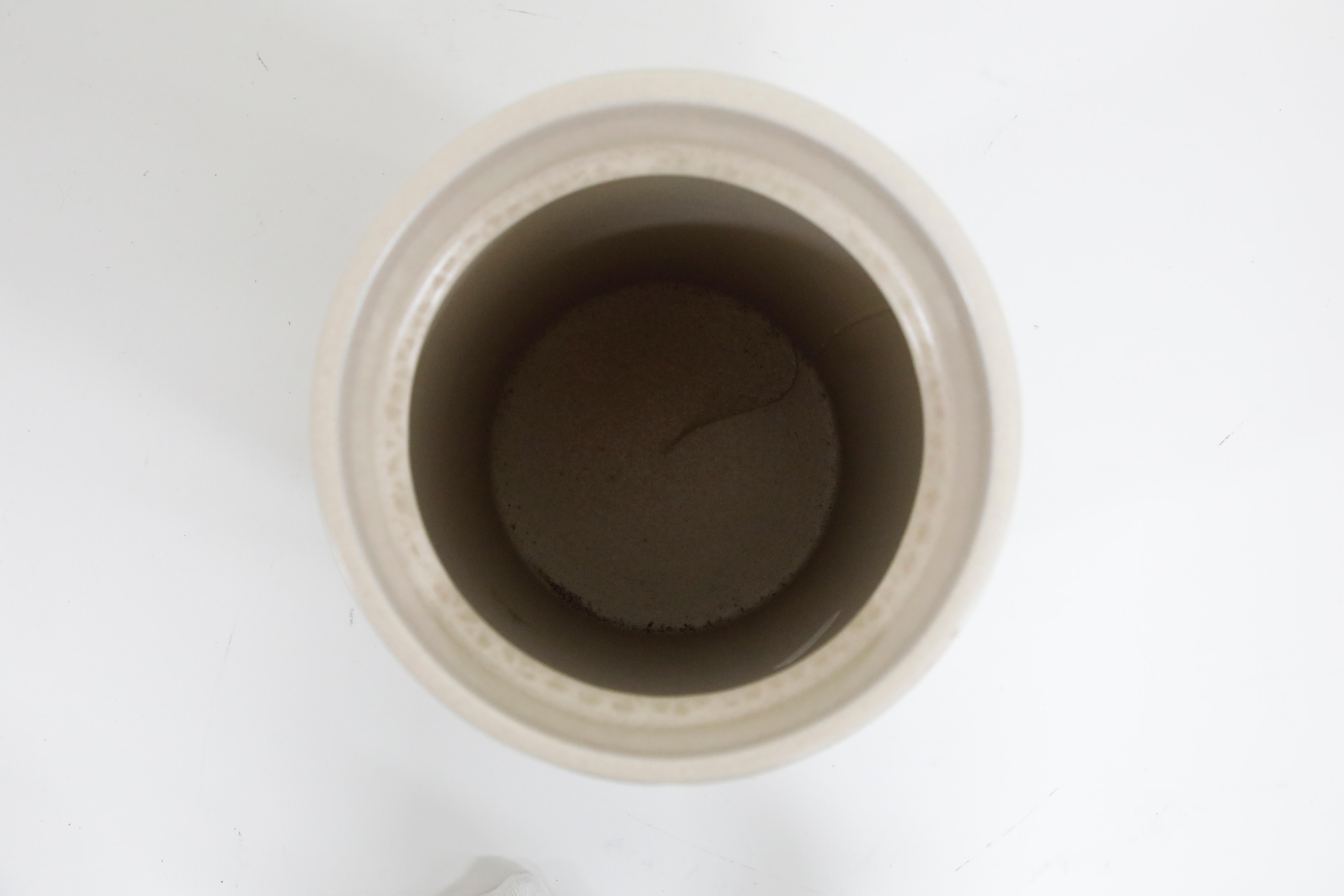 Keramik-Aschenbecherkeramik von Gainey Ceramics, für den Innen- oder Außenbereich, neu, auf Lager im Angebot 2
