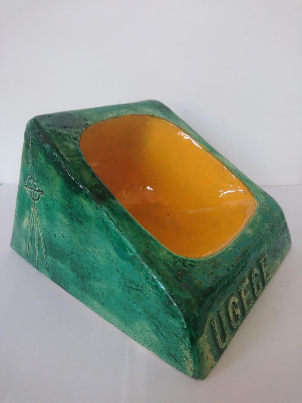 Ceramic ashtray or vide Poche by André Aleth Masson, Quimper, France 1960s
Beautiful dimensions
Good condition.

Measures: Height 12cm
Width 16.5cm
Depth 19cm.