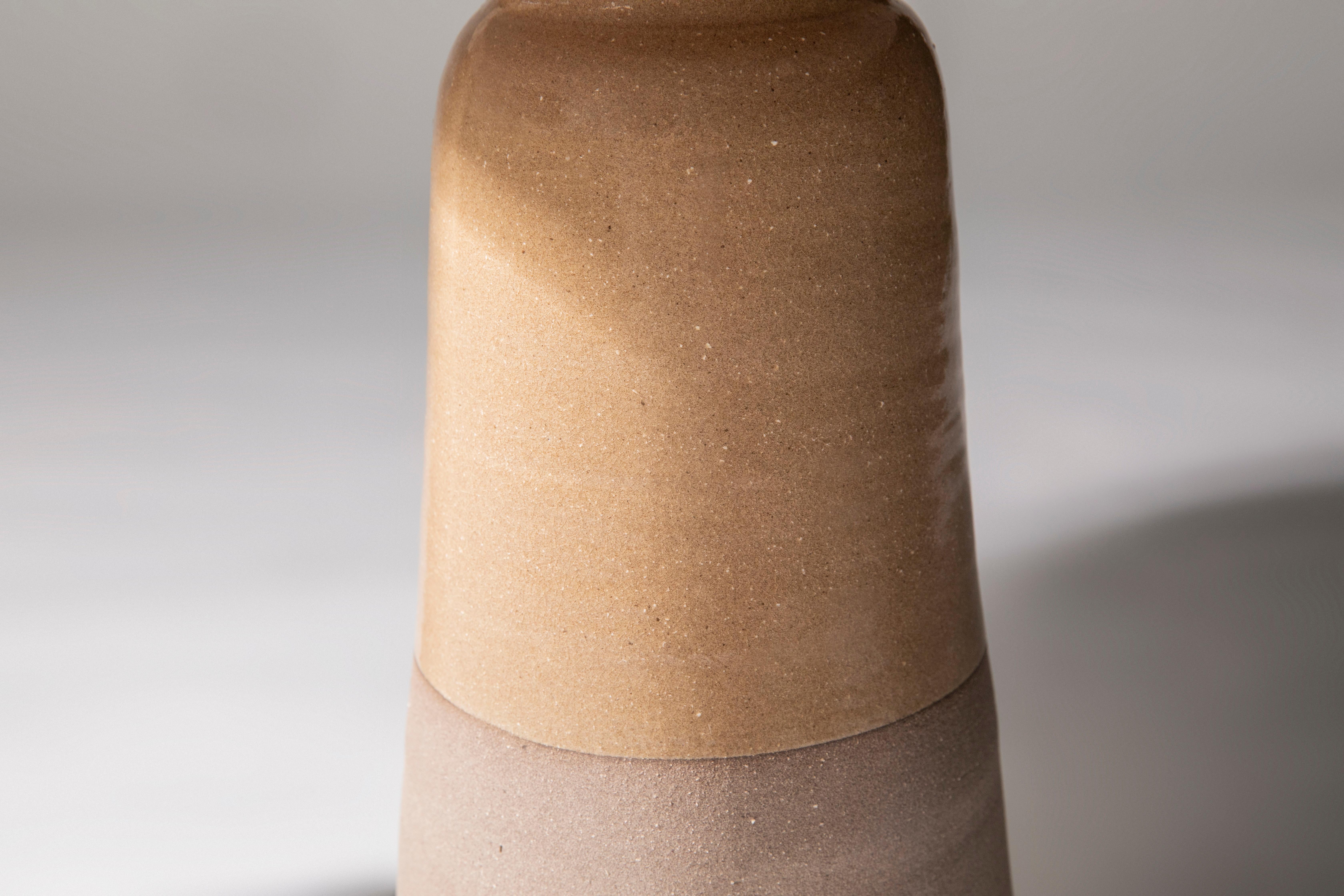 Céramique Table balustre en céramique par Bruno de Carvalho - Le grès rencontre le minimalisme rococo en vente