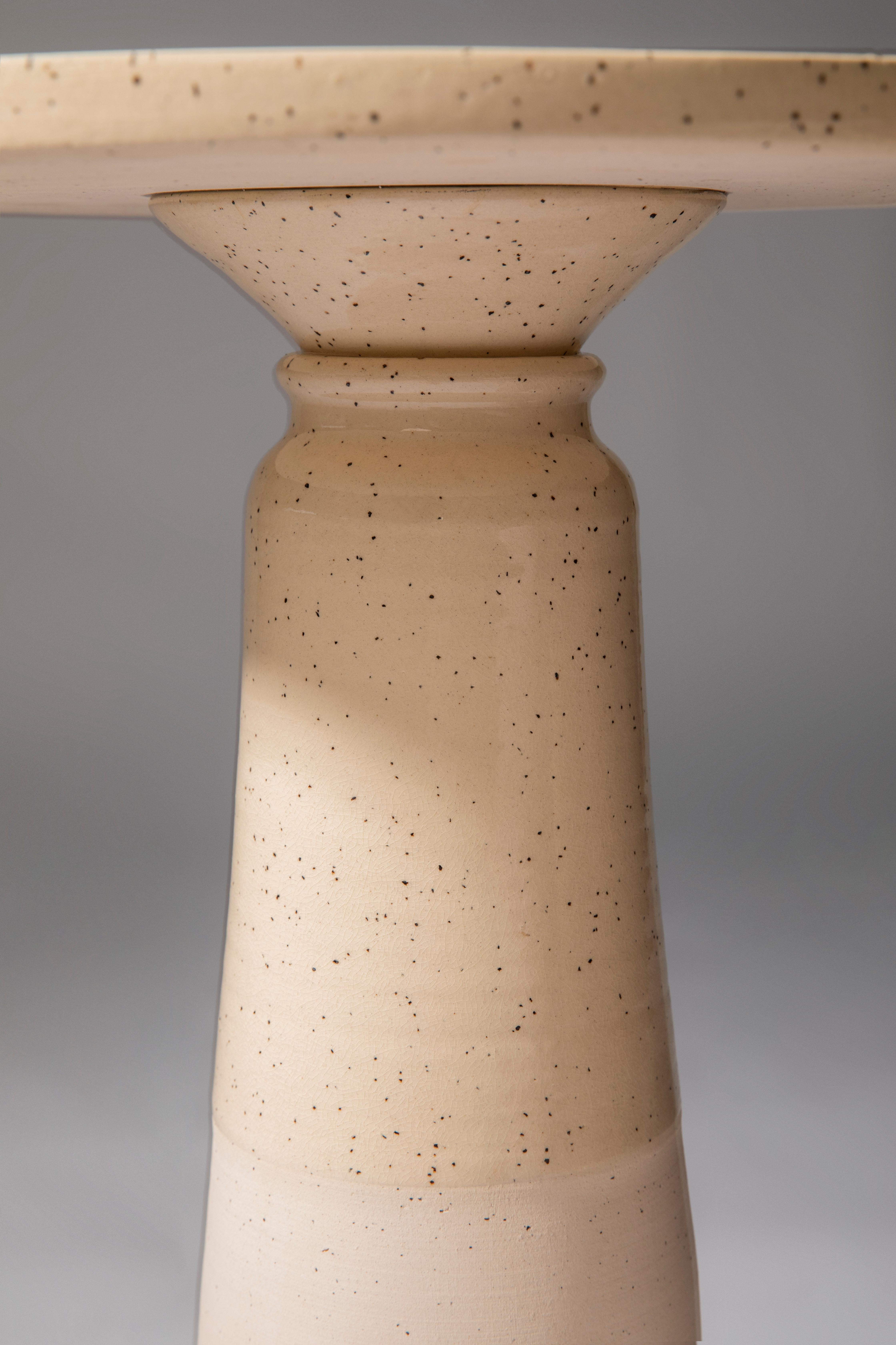 Table balustre en céramique par Bruno de Carvalho - Le grès rencontre le minimalisme rococo en vente 1