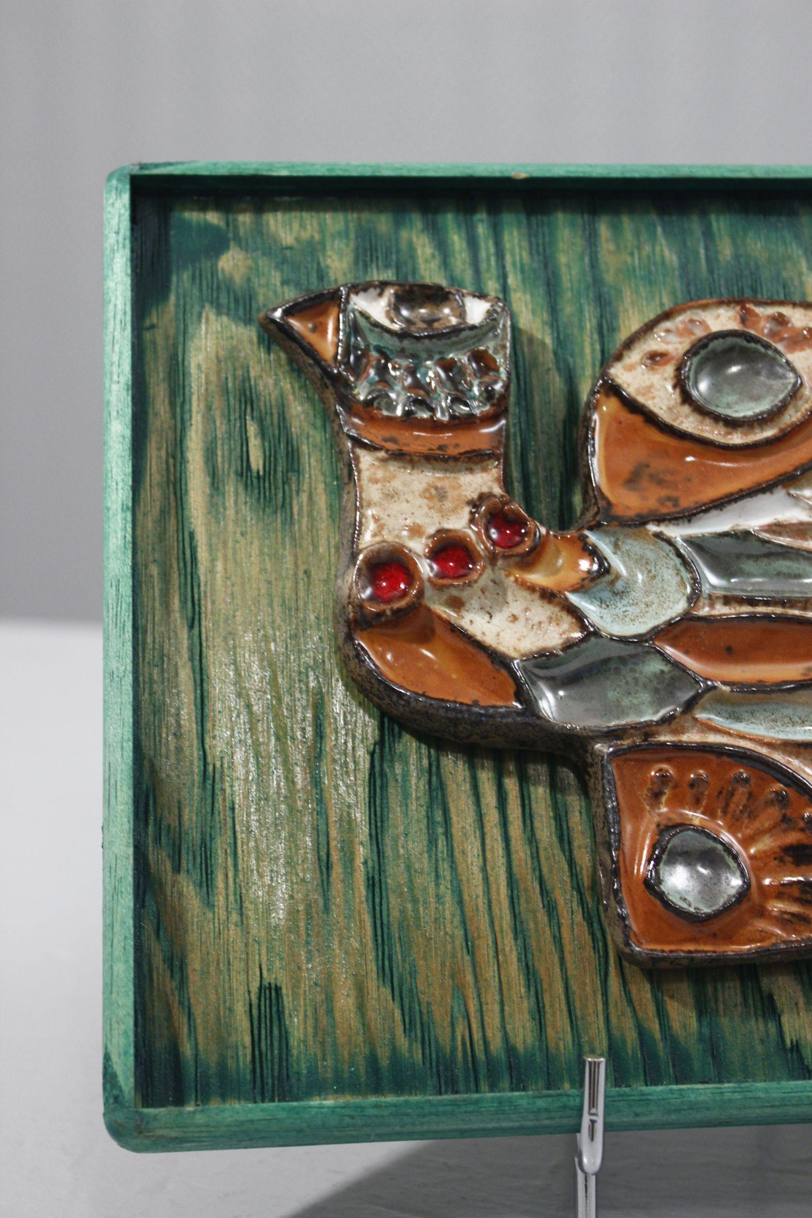 Bajorrelieve de cerámica sobre marco de madera de Roland Zobel, Francia Años 50 Francés