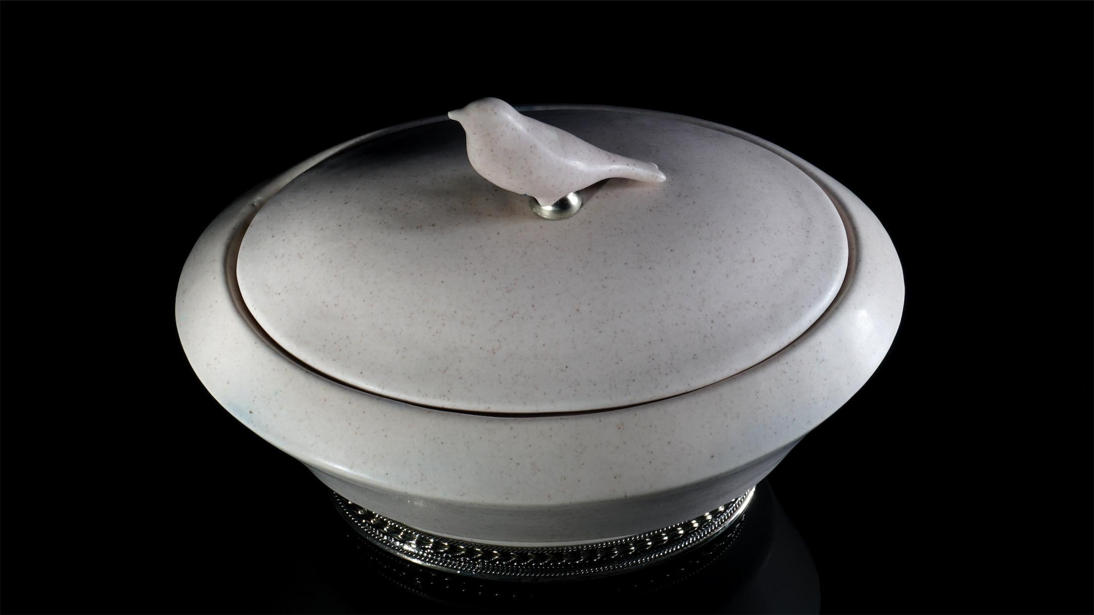 Ceramic Base by Estudio Guerrero Made with Glazed Ceramic and White Metal For Sale 6