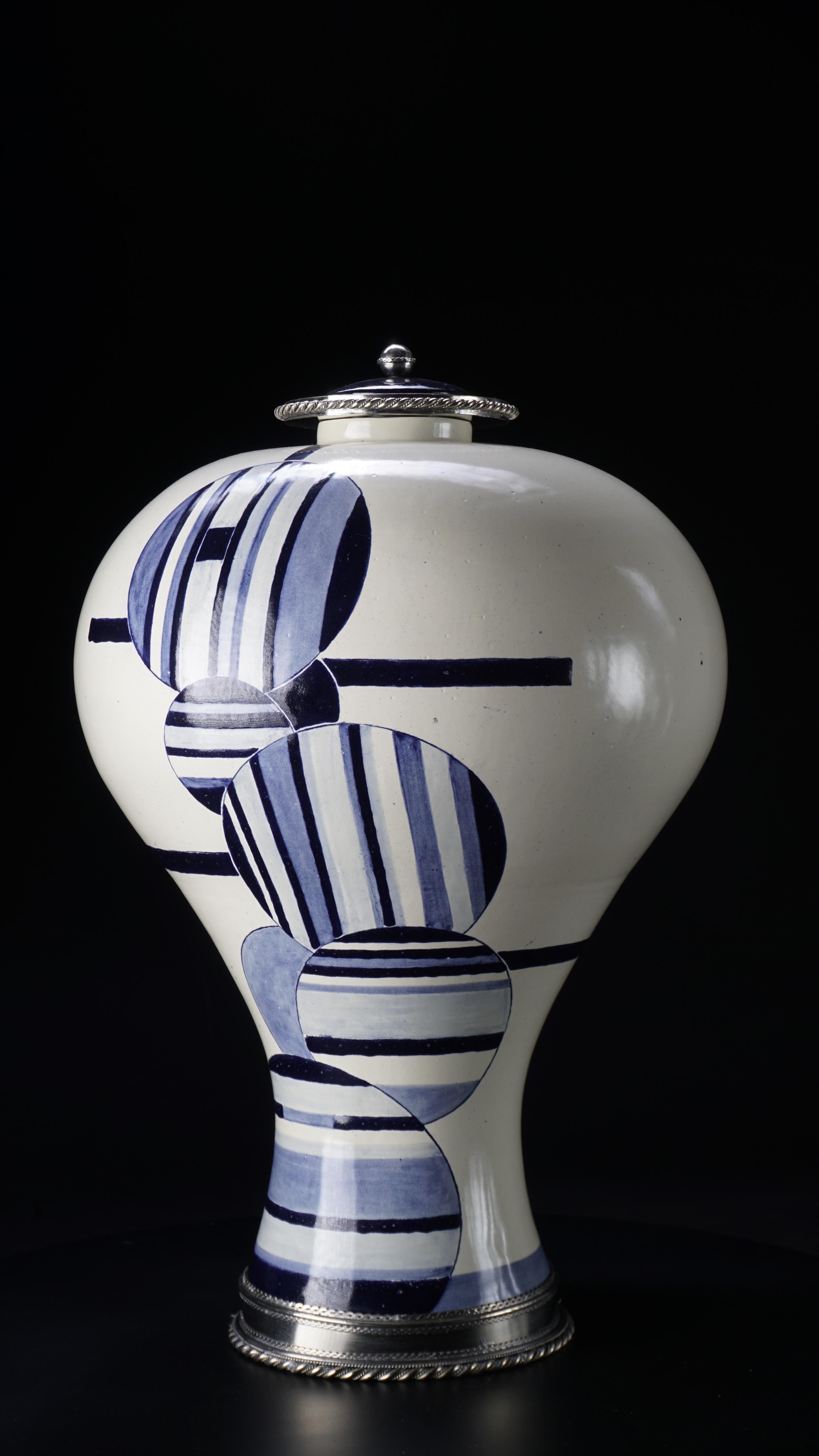 Ceramic Base by Estudio Guerrero Made with Glazed Ceramic and White Metal 2