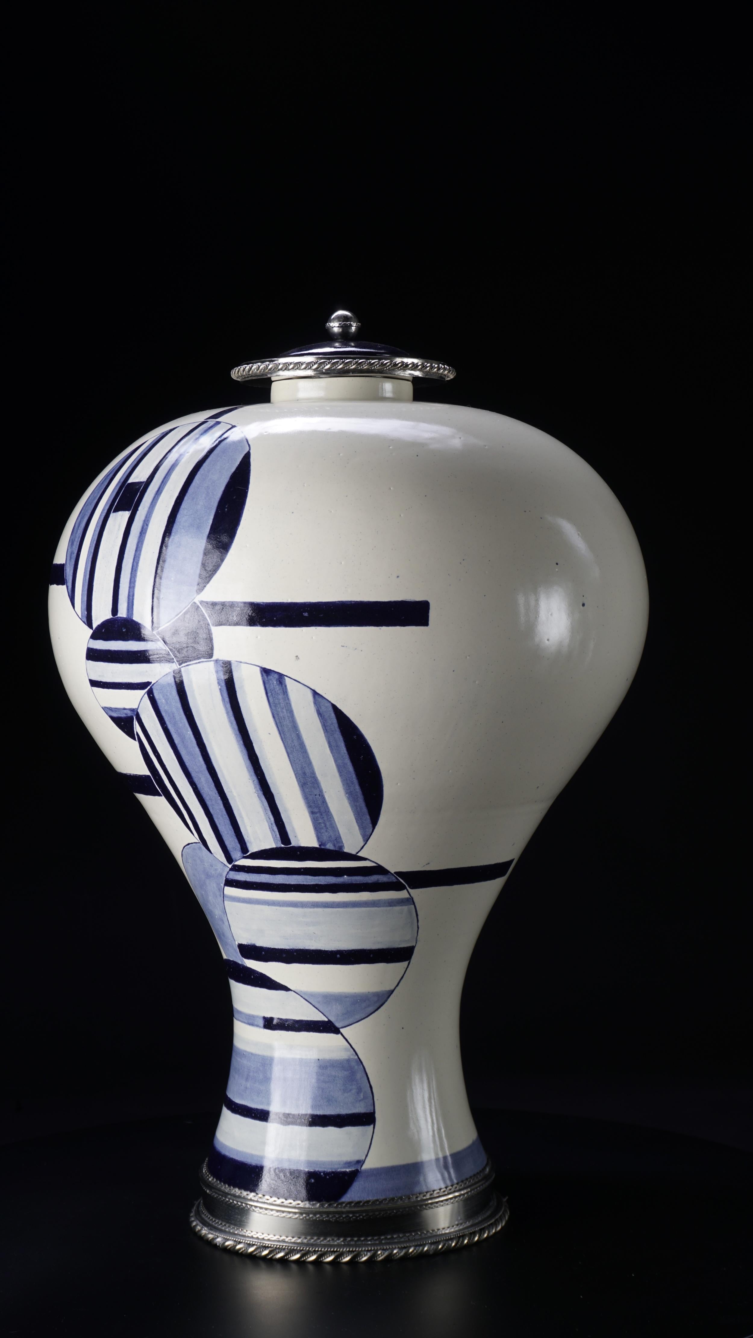 Ceramic Base by Estudio Guerrero Made with Glazed Ceramic and White Metal 3