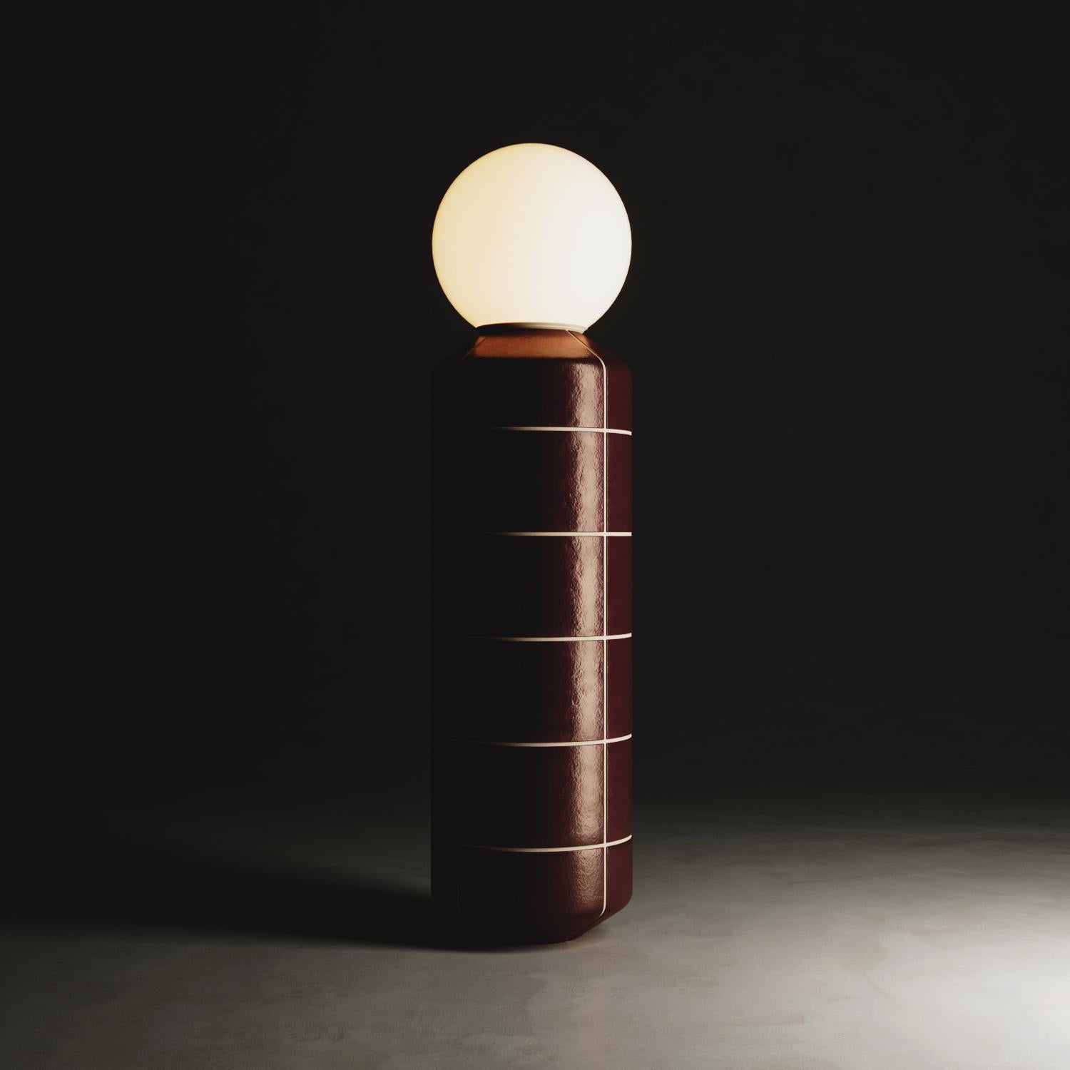 Nom du produit : NAVAZI
Catégorie : Eclairage, Décoration
Type : Décoration, Sol
Matériau : Base en céramique/verre, verre dépoli, câble textile
Source lumineuse : G9, 110-220V
Lampe spot moyenne 200 x 790 mm (7.8x31.1 Inch)
Concepteur : Artem