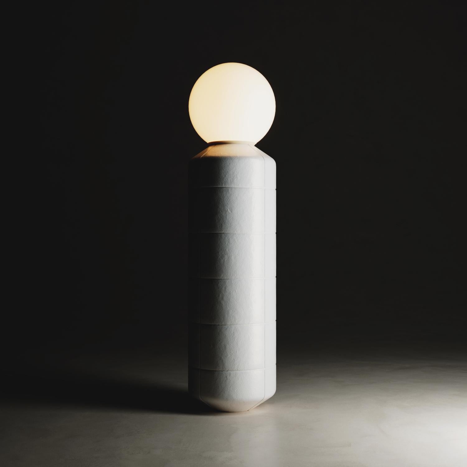 Nom du produit : NAVAZI
Catégorie : Eclairage, Décoration
Type : Décoration, Sol
Matériau : Base en céramique/verre, verre dépoli, câble textile
Source lumineuse : G9, 110-220V
Lampe spot moyenne 200 x 790 mm (7.8x31.1 Inch)
Concepteur : Artem